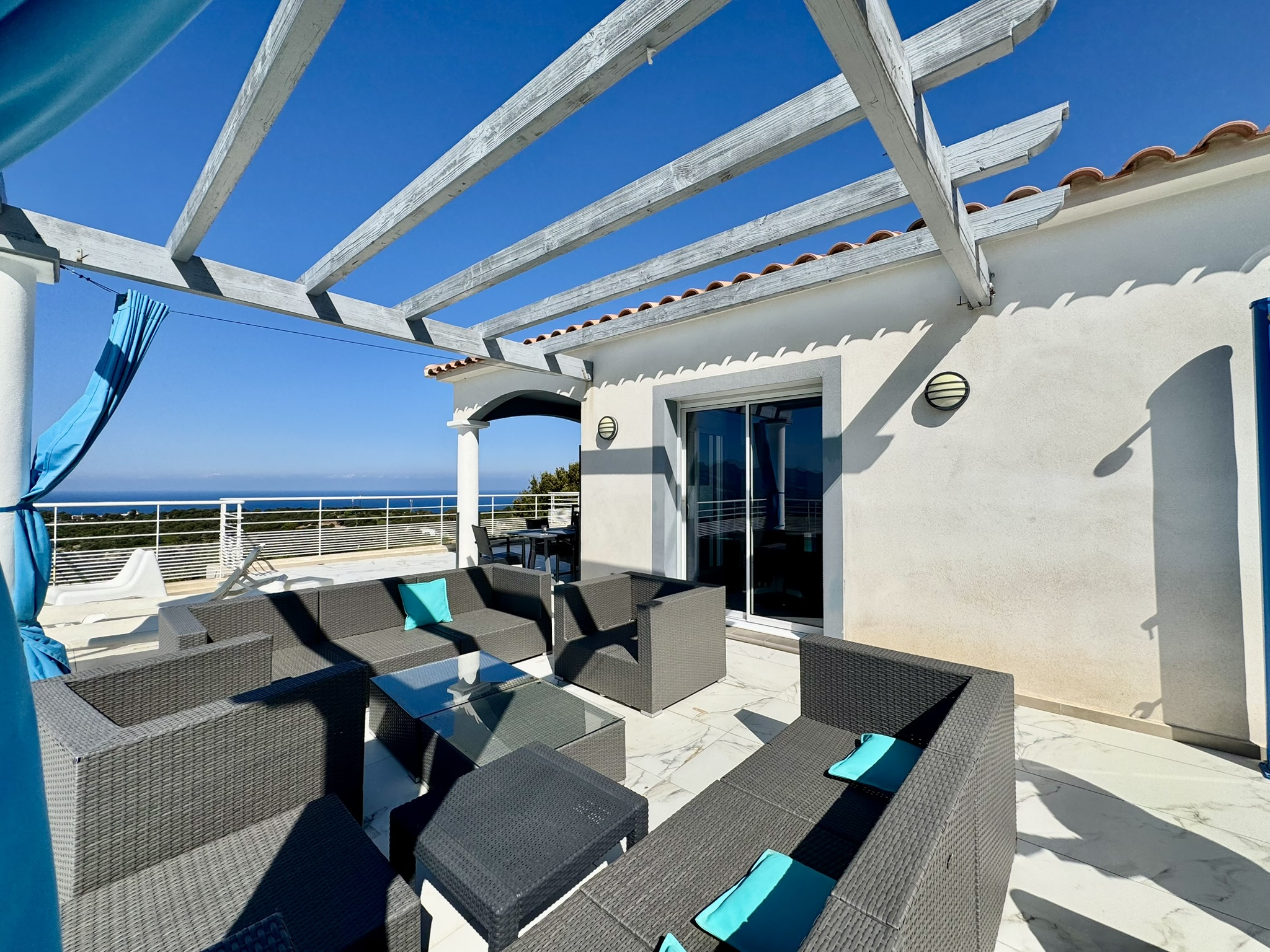 A VENDRE - VILLA D'EXCEPTION - VUE PANORAMIQUE SUR LA BAIE DE CALVI- LUMIO
