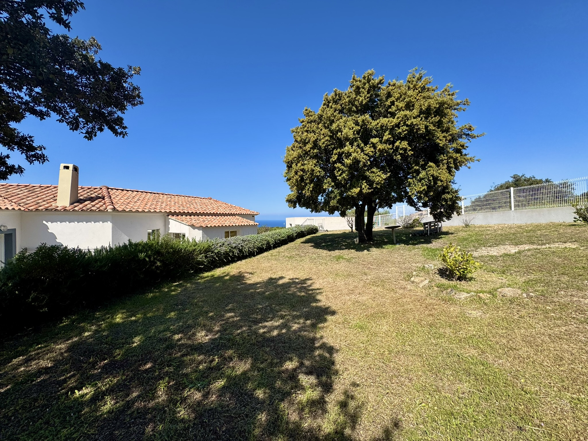 A VENDRE - VILLA D'EXCEPTION - VUE PANORAMIQUE SUR LA BAIE DE CALVI- LUMIO