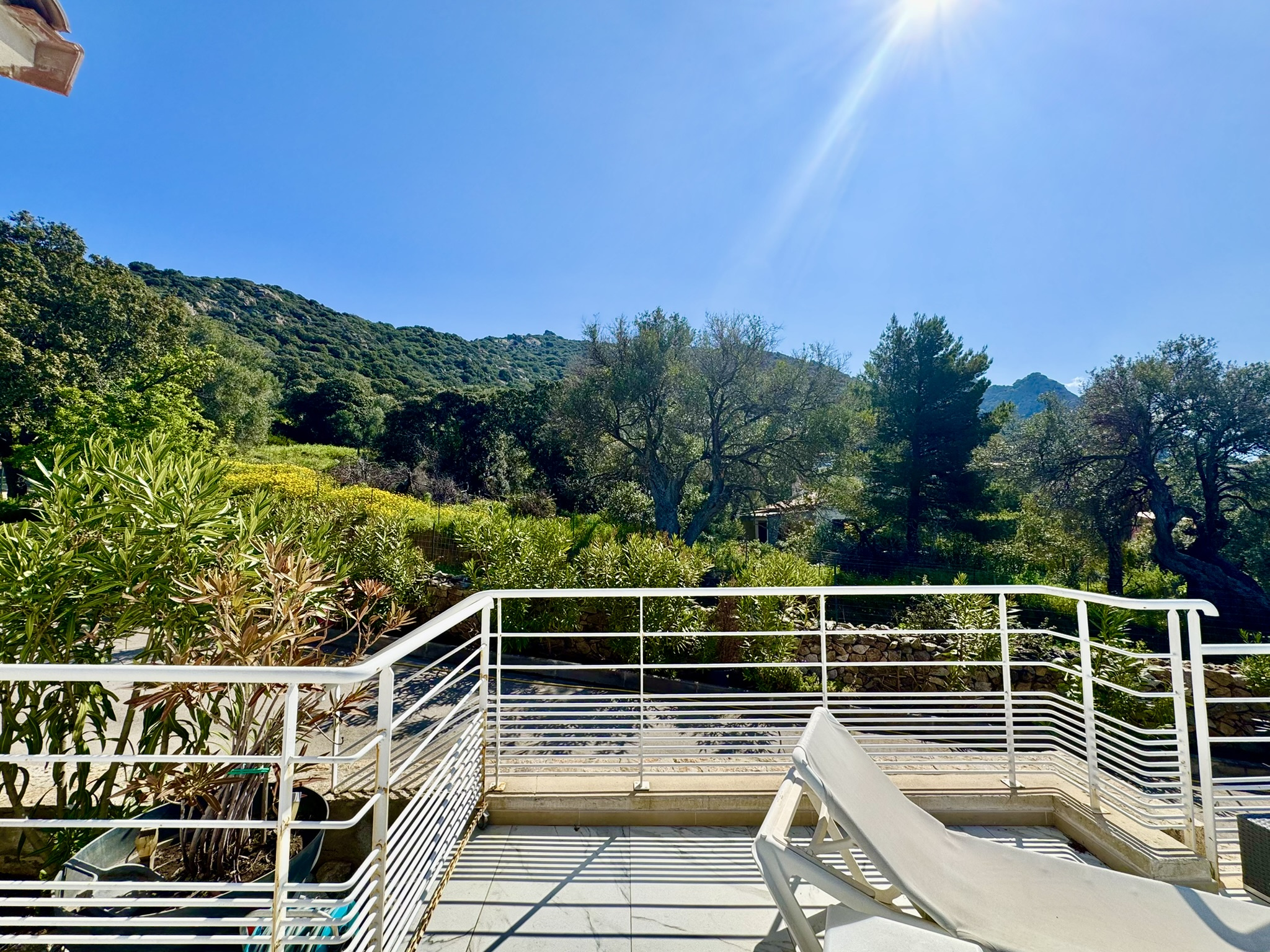 A VENDRE - VILLA D'EXCEPTION - VUE PANORAMIQUE SUR LA BAIE DE CALVI- LUMIO