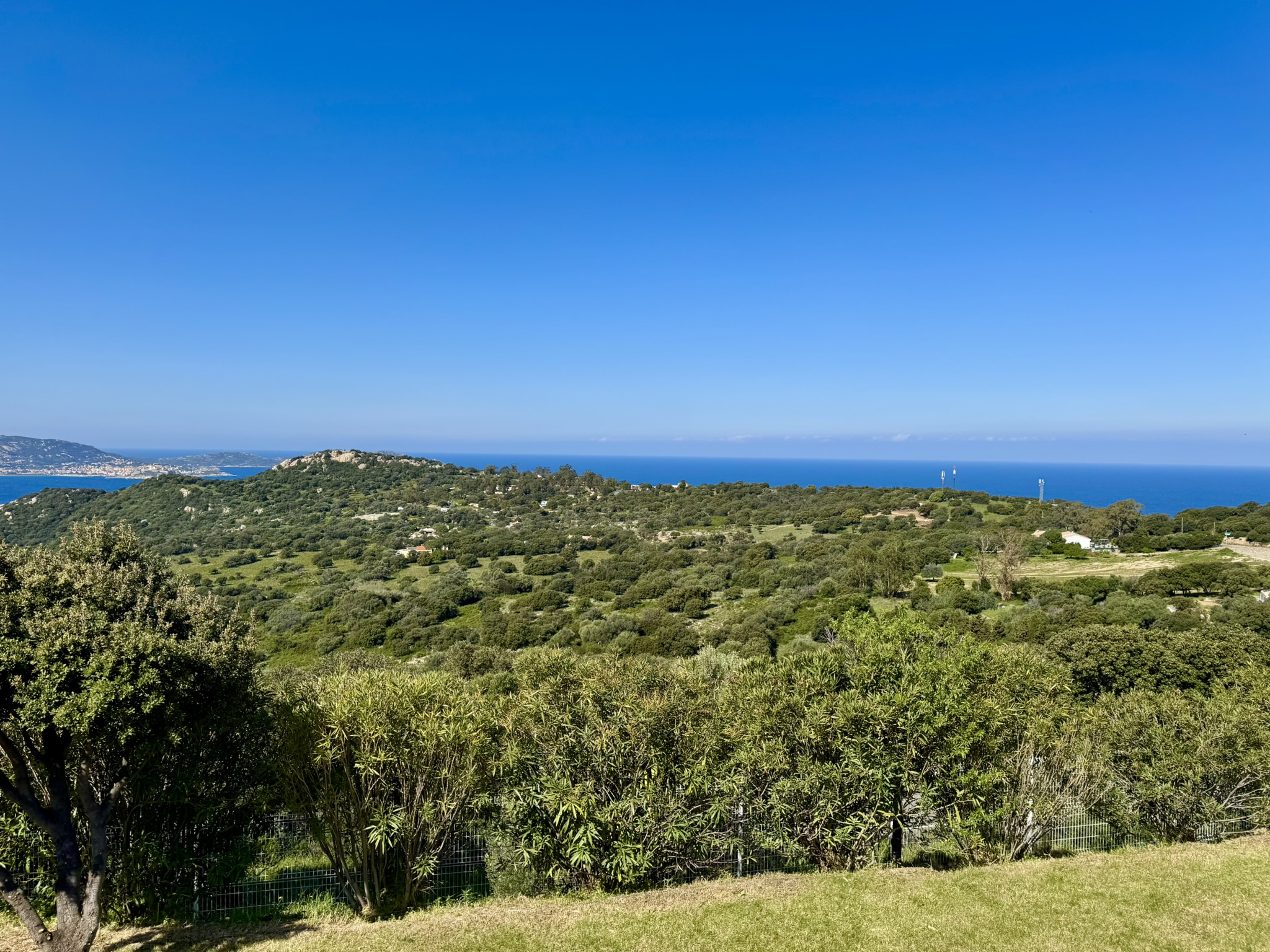 A VENDRE - VILLA D'EXCEPTION - VUE PANORAMIQUE SUR LA BAIE DE CALVI- LUMIO