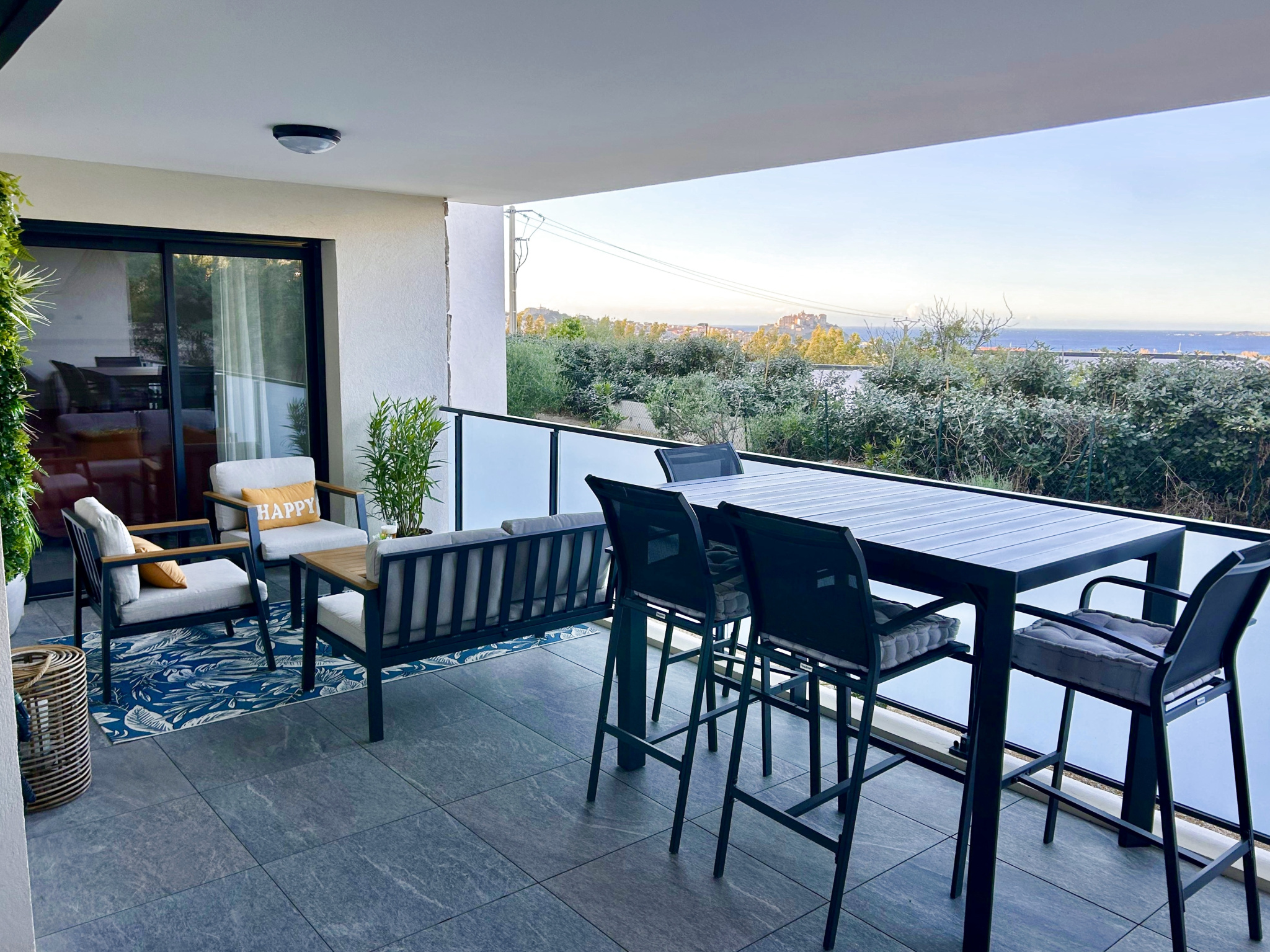A VENDRE -T3 VUE MER ET CITADELLE - 62m2 - AVEC GRANDE TERRASSE ET PISCINE - CALVI