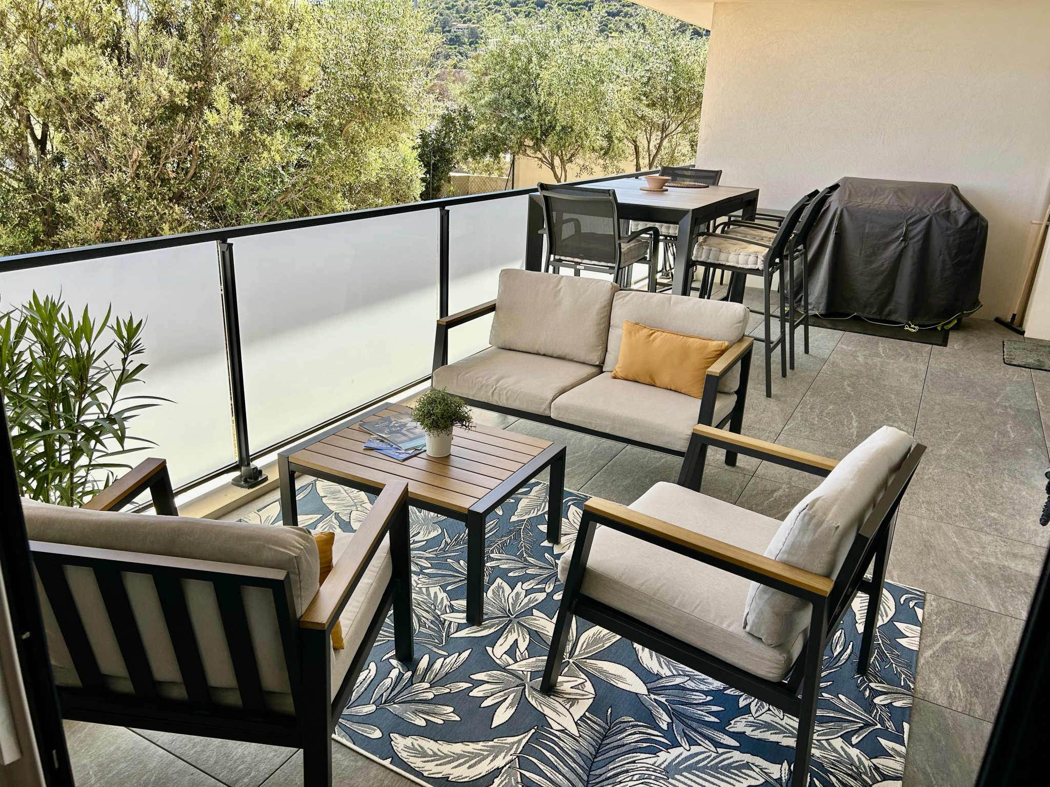 A VENDRE -T3 VUE MER ET CITADELLE - 62m2 - AVEC GRANDE TERRASSE ET PISCINE - CALVI