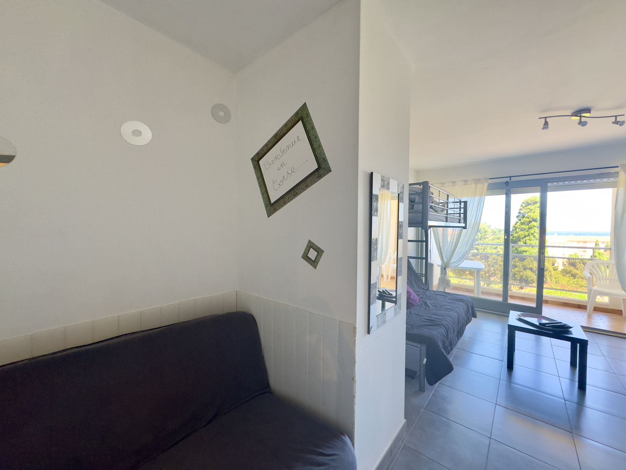 A VENDRE - APPARTEMENT DE 23,92M2 AVEC TERRASSE - VUE MER - L'ILE ROUSSE