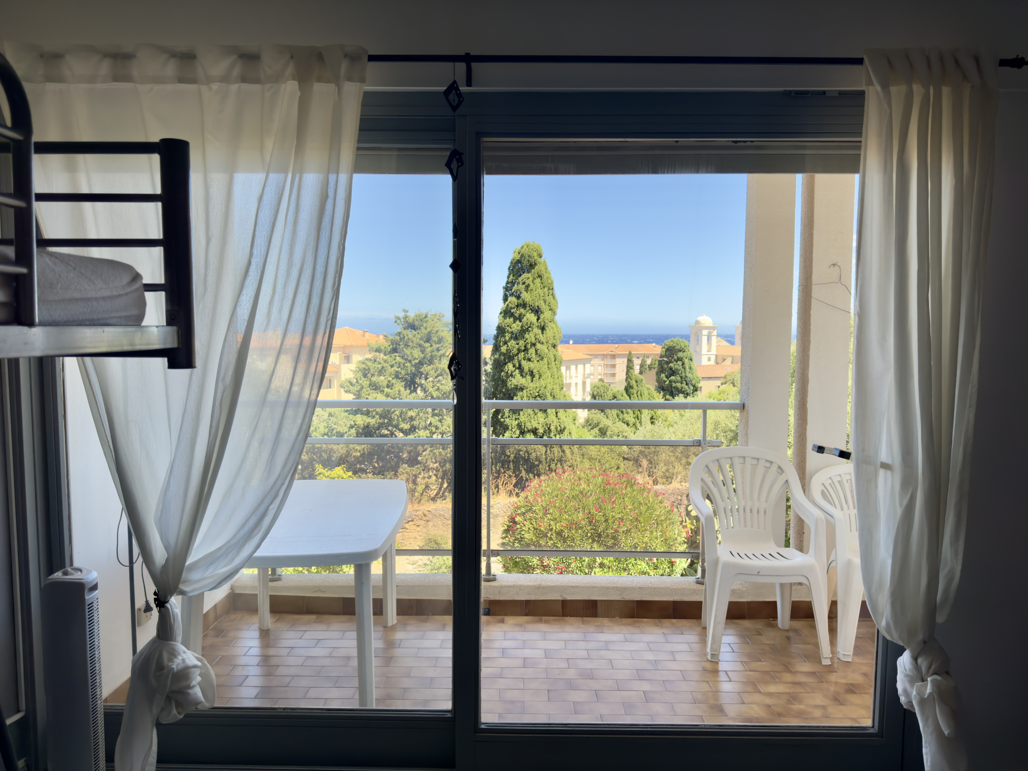 A VENDRE - APPARTEMENT DE 23,92M2 AVEC TERRASSE - VUE MER - L'ILE ROUSSE
