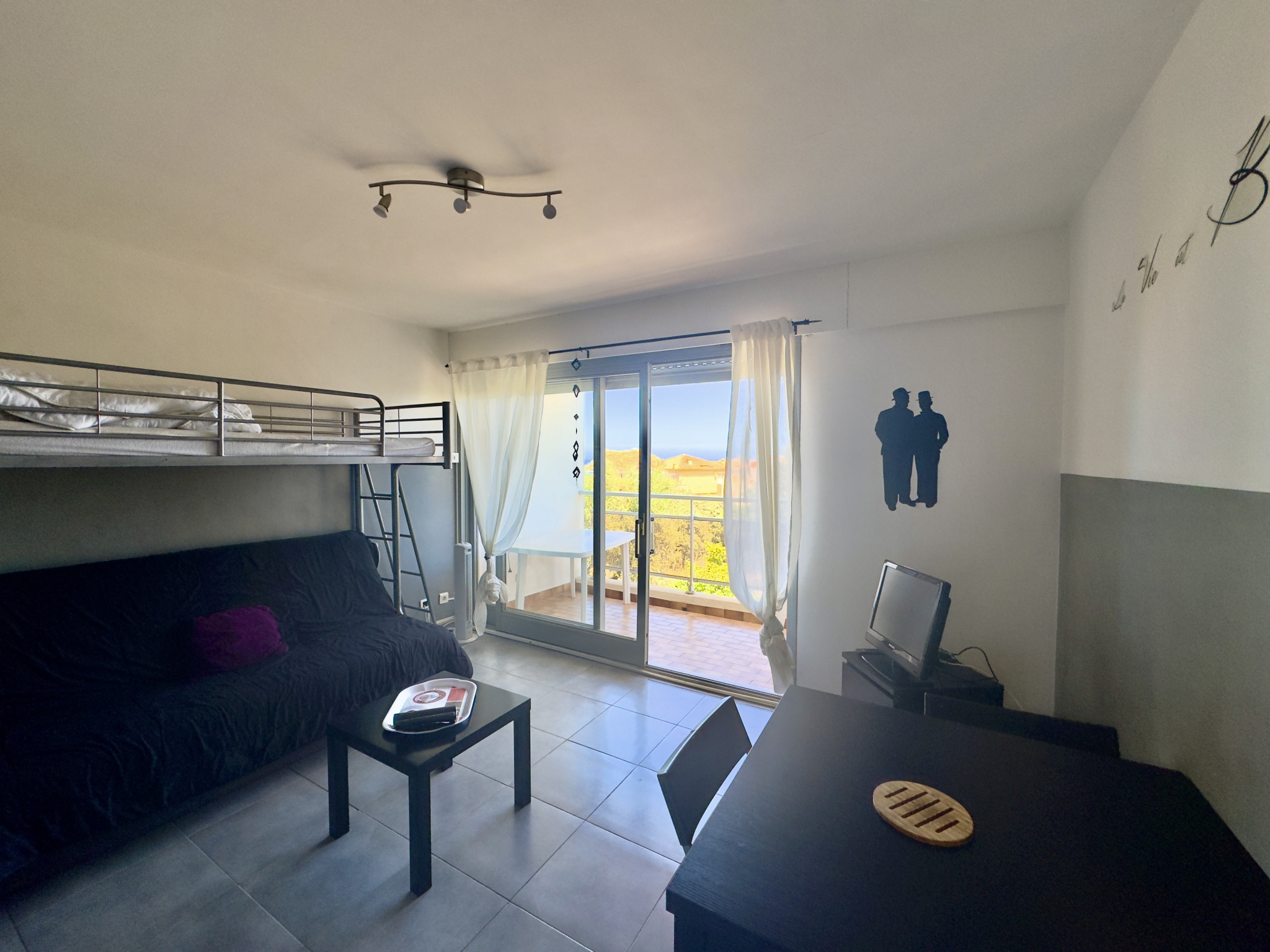 A VENDRE - APPARTEMENT DE 23,92M2 AVEC TERRASSE - VUE MER - L'ILE ROUSSE