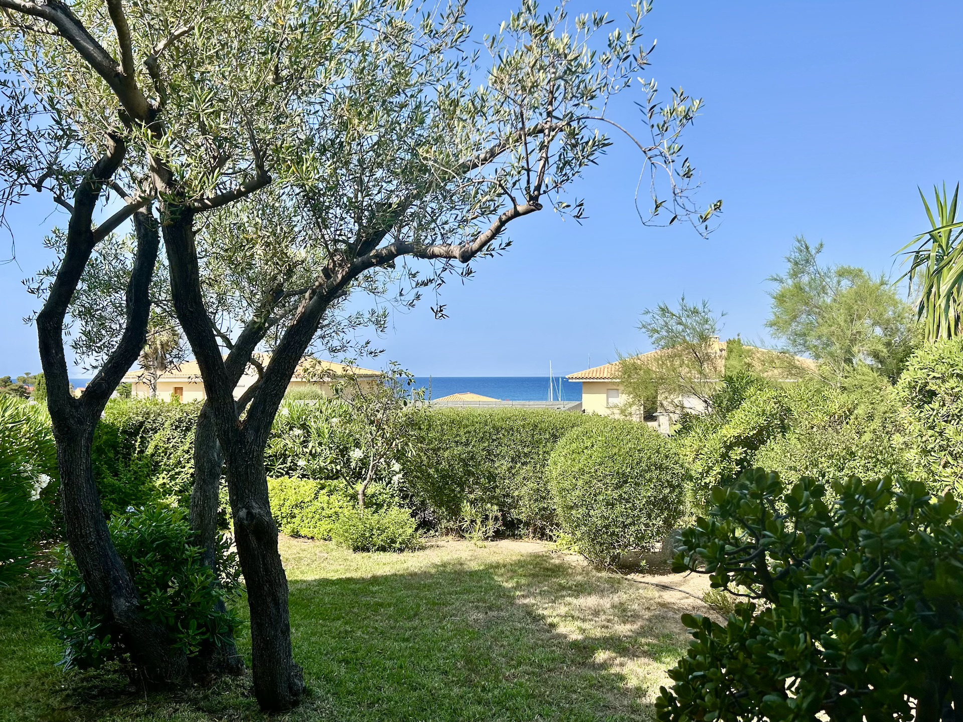 A VENDRE - REZ DE JARDIN 400M DE LA PLAGE - LUMIO