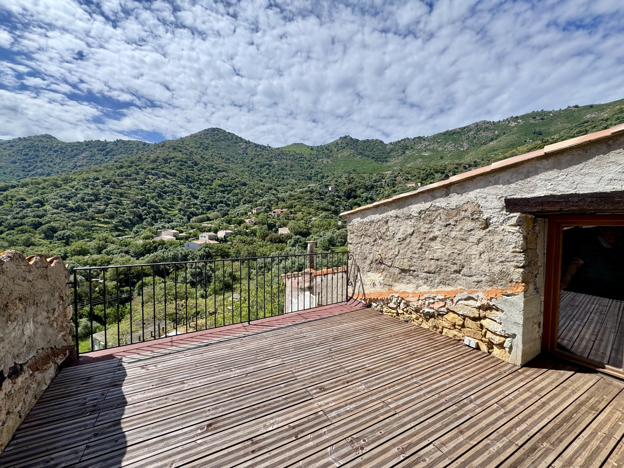 A VENDRE - MAISON DE VILLAGE - AVAPESSA