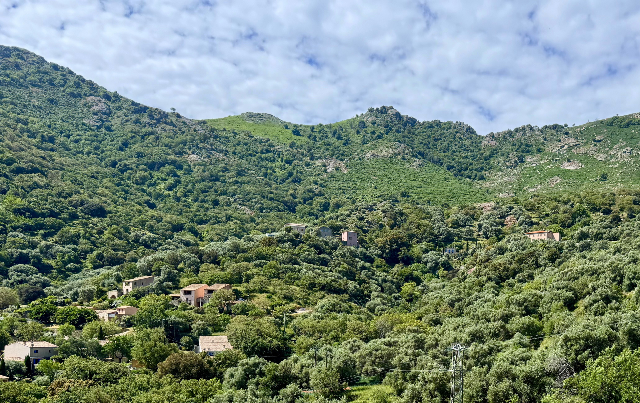 A VENDRE - MAISON DE VILLAGE - AVAPESSA