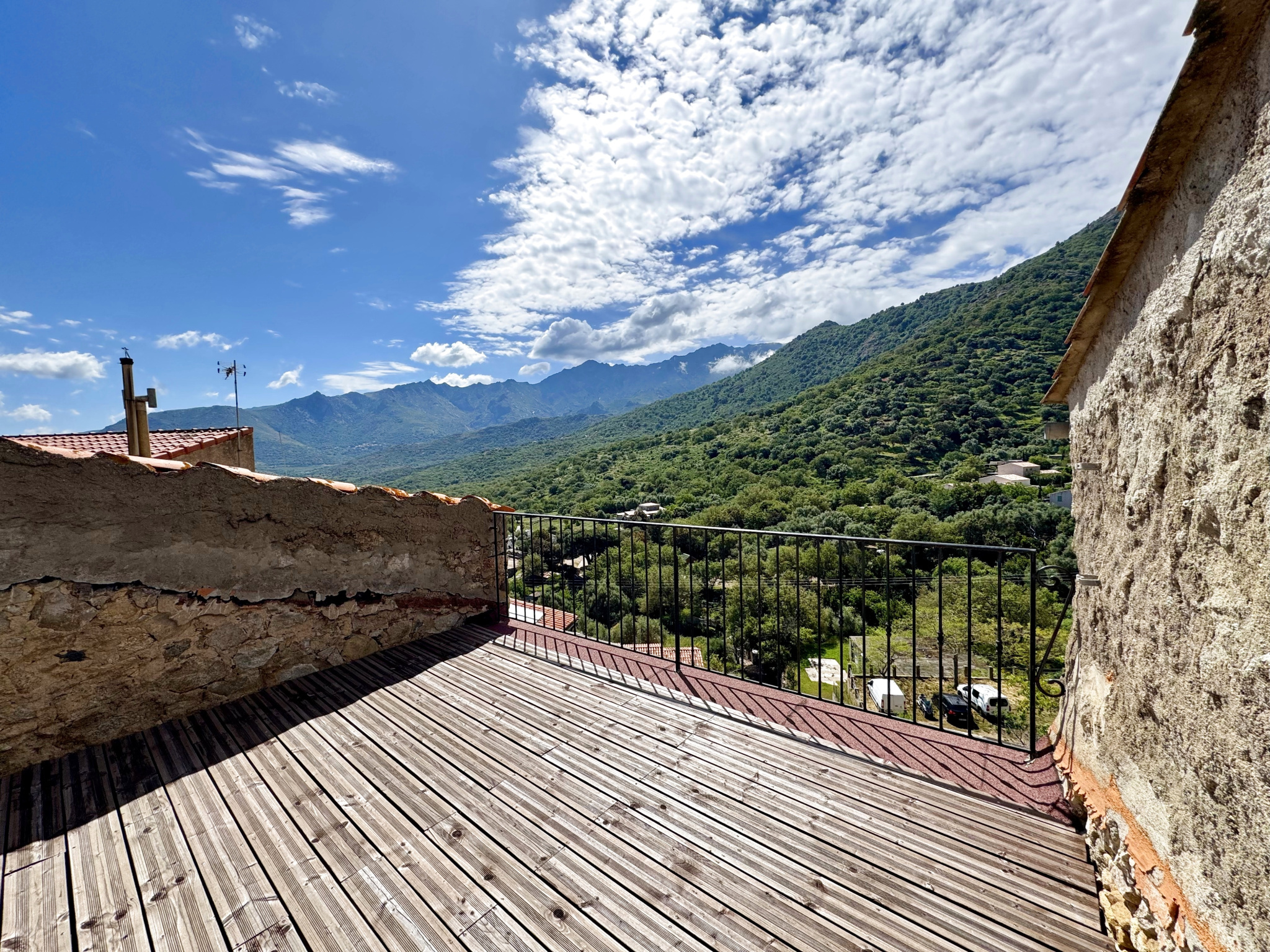 A VENDRE - MAISON DE VILLAGE - AVAPESSA