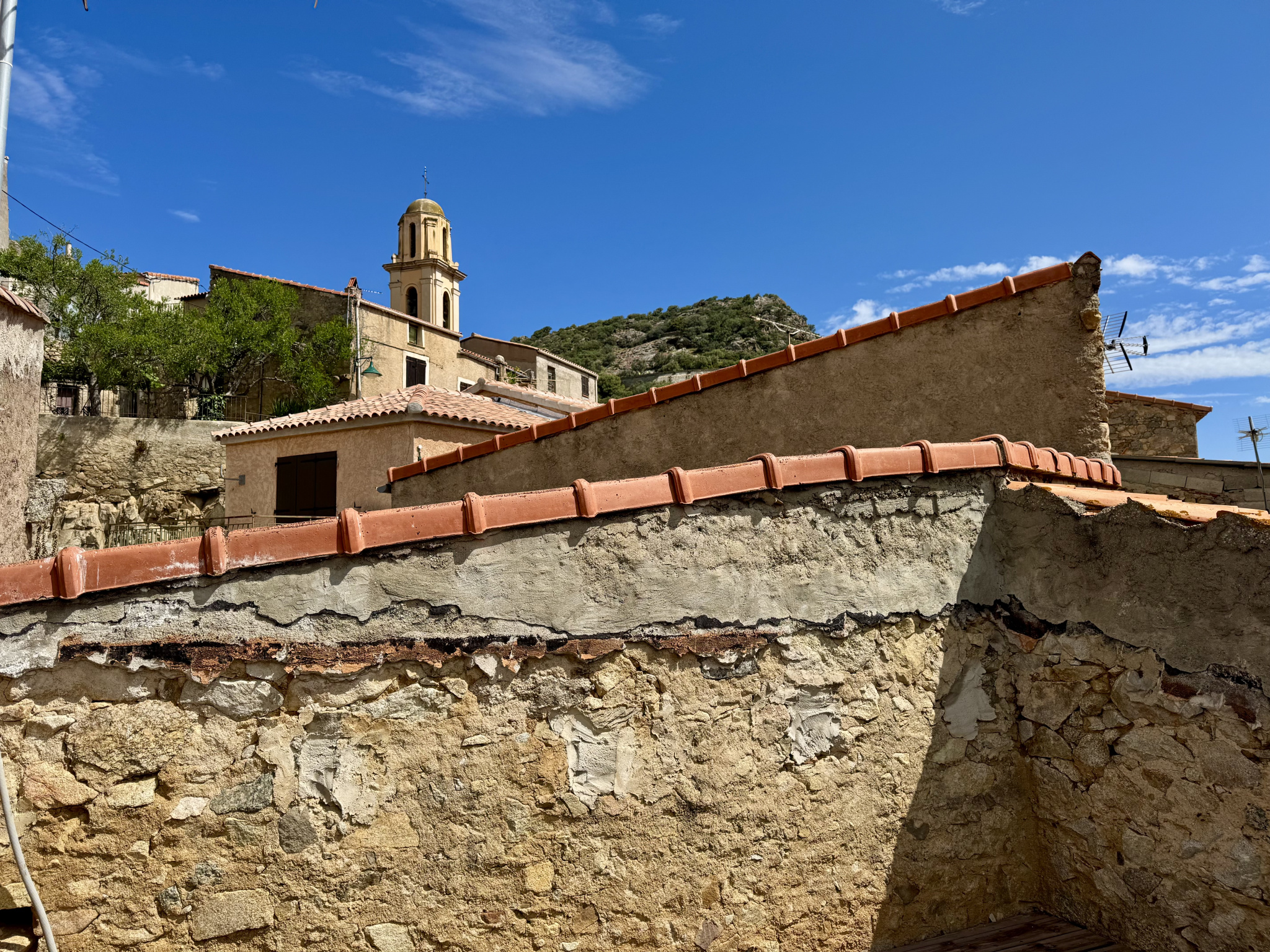 A VENDRE - MAISON DE VILLAGE - AVAPESSA