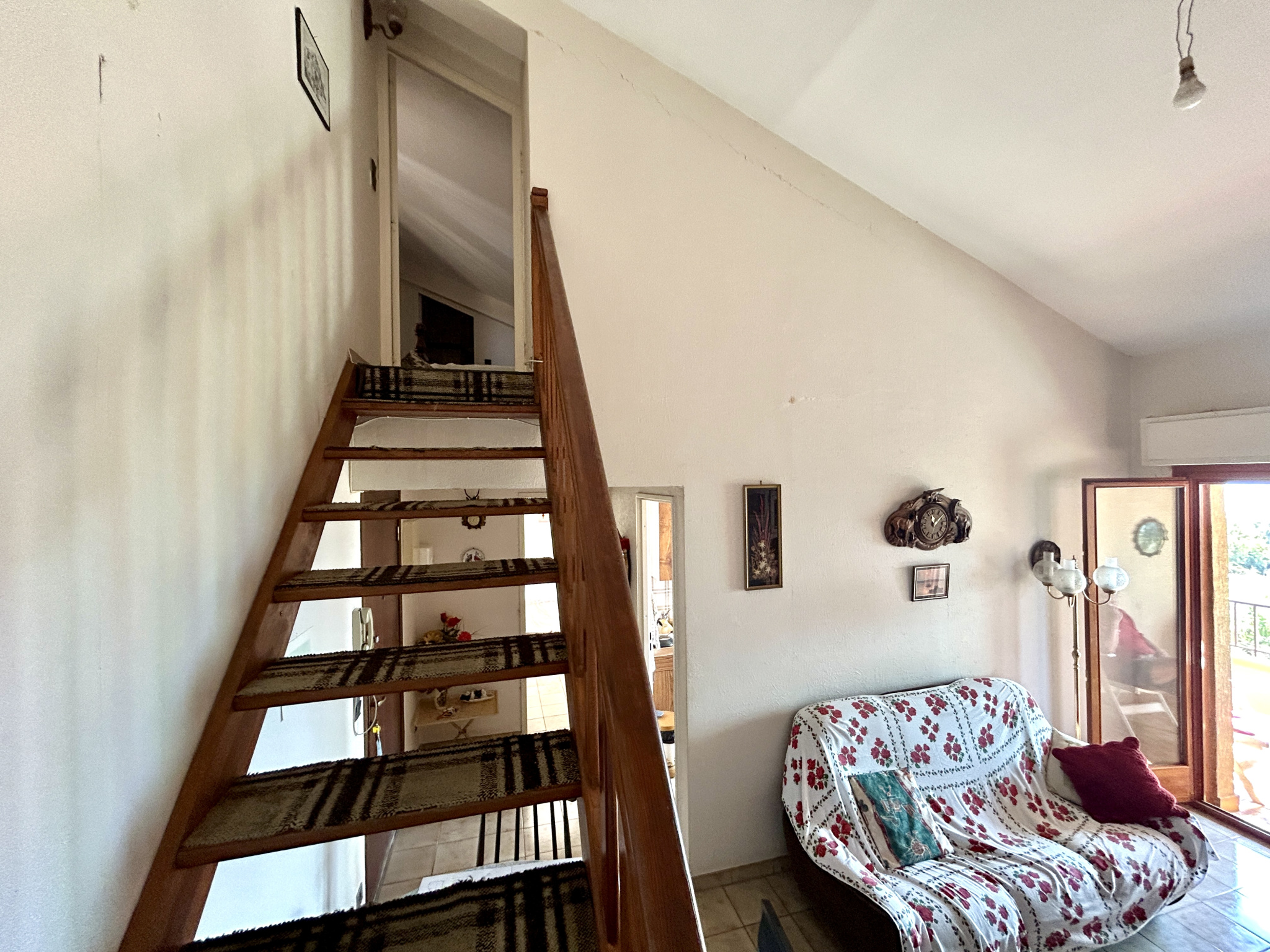 A VENDRE - T3 AVEC MEZZANINE - 56m2 - DERNIER ETAGE AVEC TERRASSE - VUE MER  ET CITADELLE - CALVI