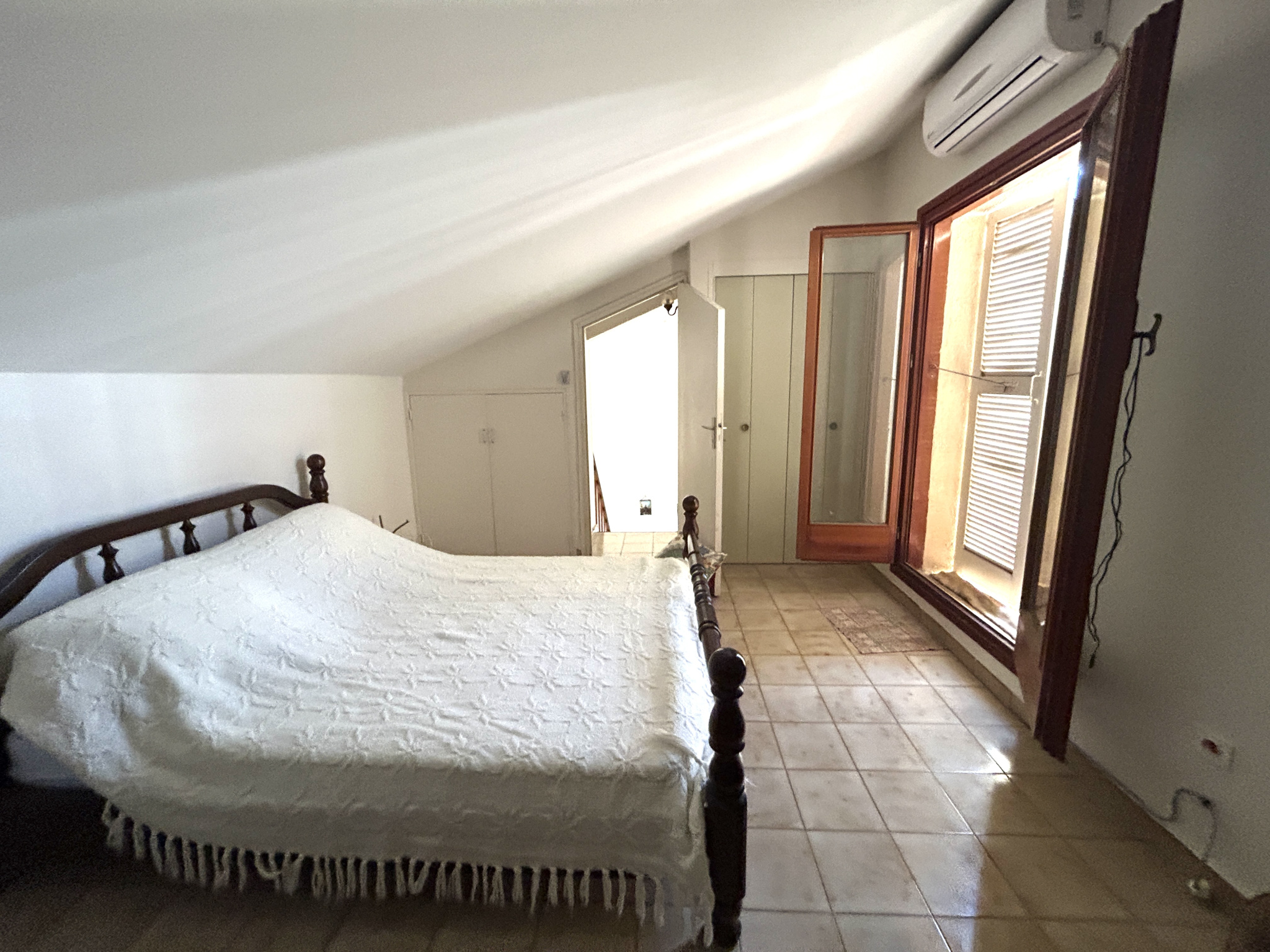 A VENDRE - T3 AVEC MEZZANINE - 56m2 - DERNIER ETAGE AVEC TERRASSE - VUE MER  ET CITADELLE - CALVI