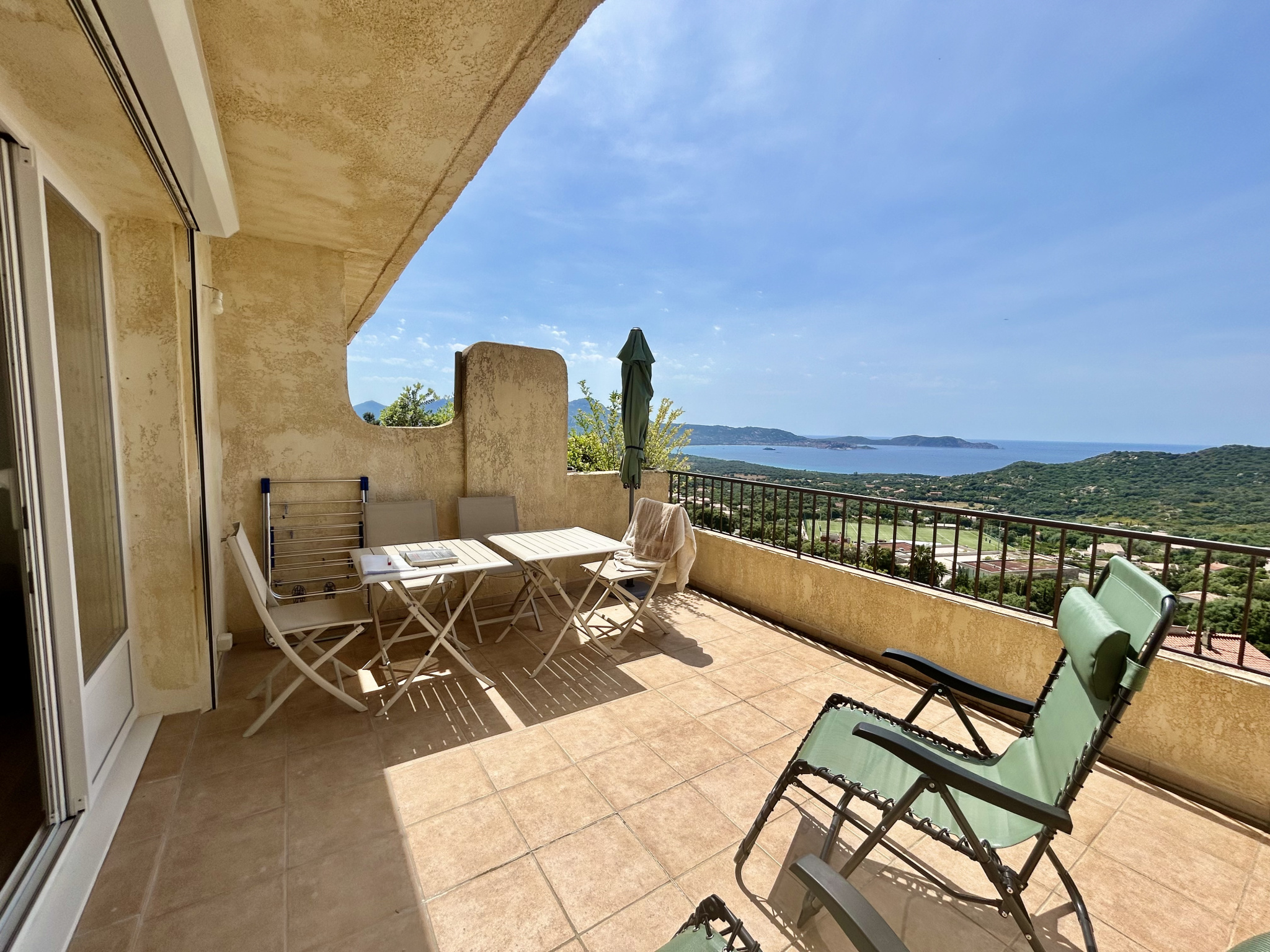 A VENDRE - APPARTEMENT REFAIT A NEUF AVEC VUE MER ET MONTAGNES - LUMIO