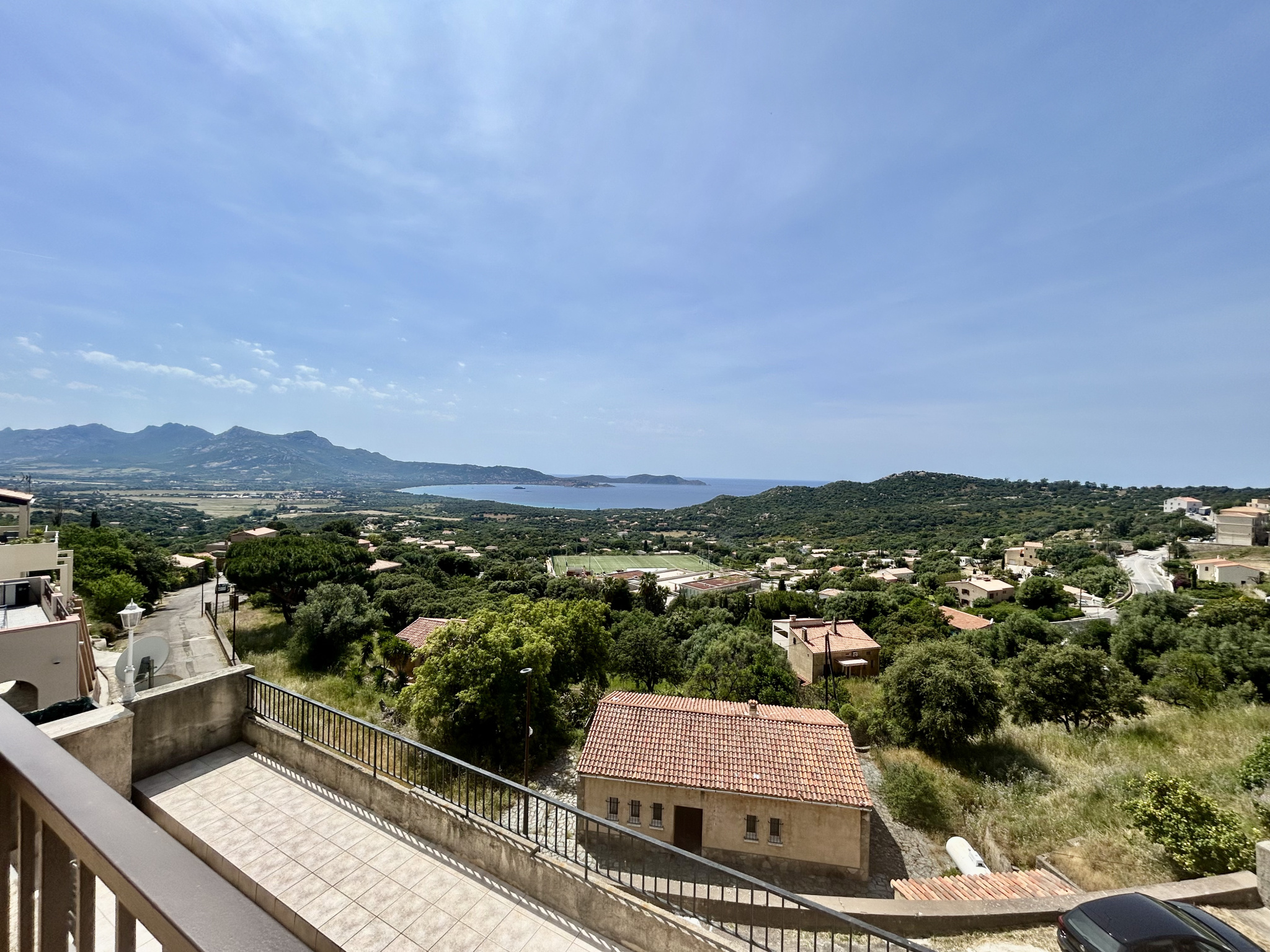 A VENDRE - APPARTEMENT REFAIT A NEUF AVEC VUE MER ET MONTAGNES - LUMIO