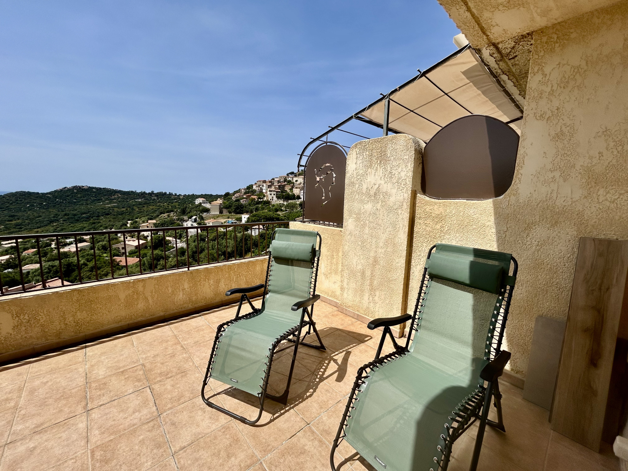 A VENDRE - APPARTEMENT REFAIT A NEUF AVEC VUE MER ET MONTAGNES - LUMIO