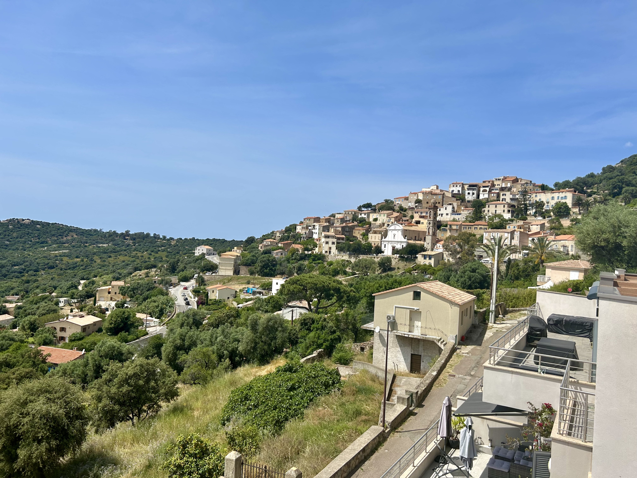 A VENDRE - APPARTEMENT REFAIT A NEUF AVEC VUE MER ET MONTAGNES - LUMIO