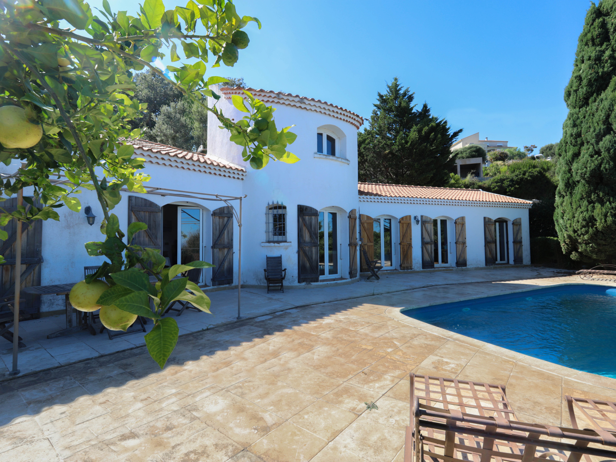 Route de Borgo village - Superbe villa de caractère avec piscine et vue mer
