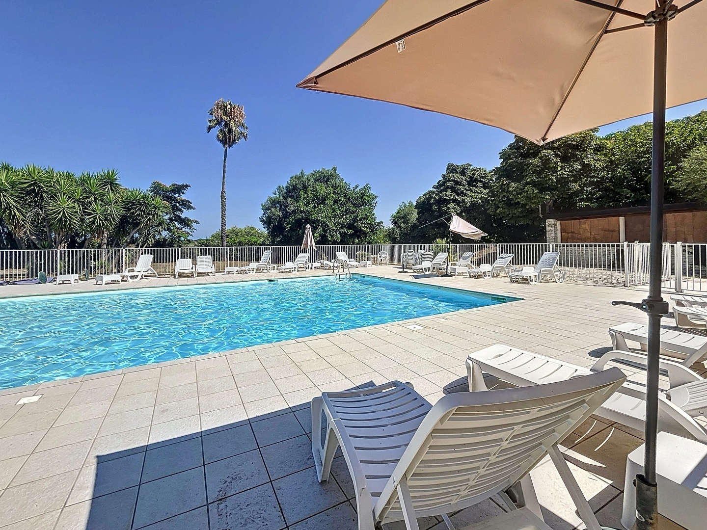 SAINT- FLORENT T1 CABINE DE 29 M2 AVEC TERRASSE