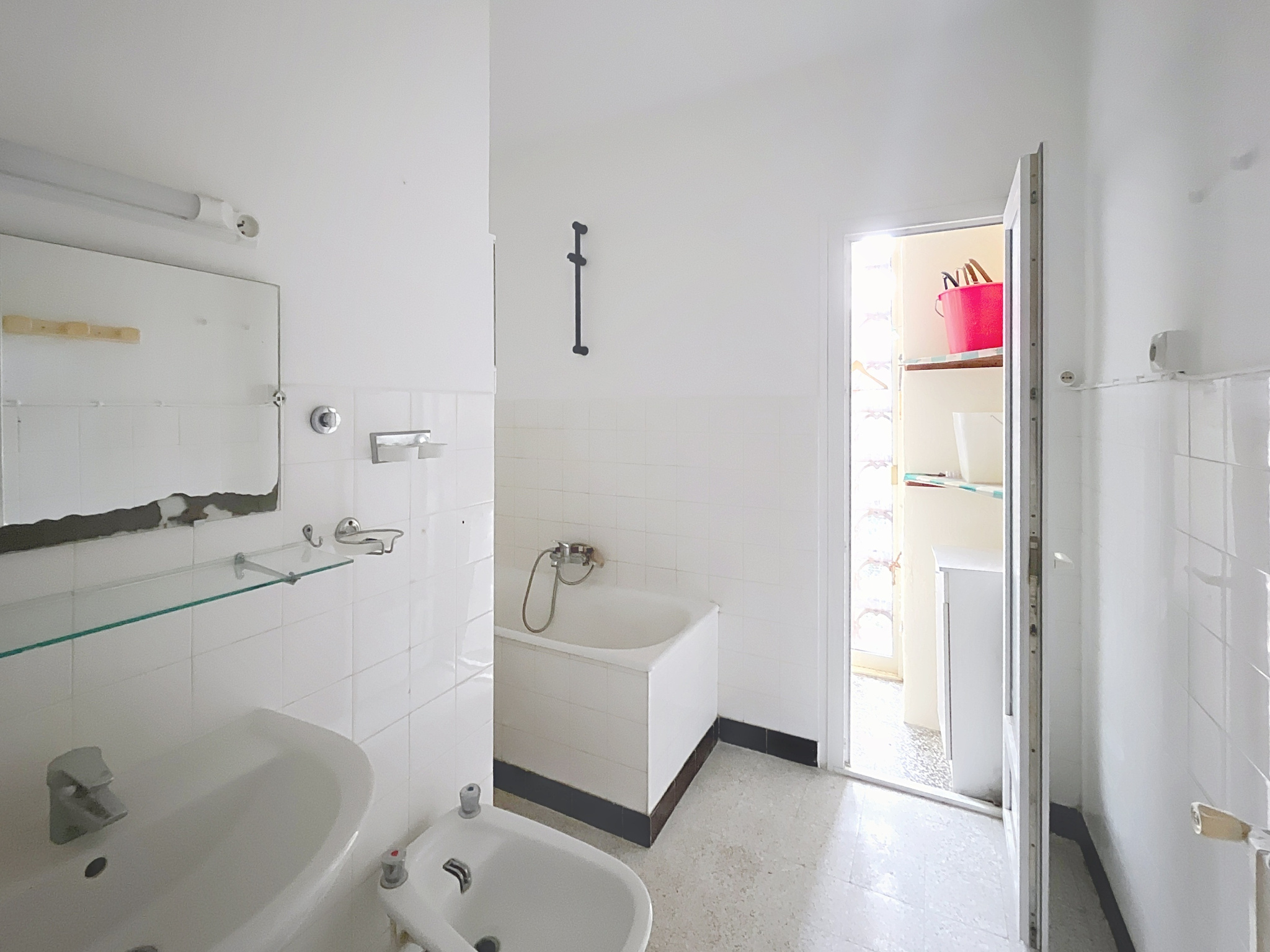 À VENDRE   F3 de 66 m2 avec cave et parking