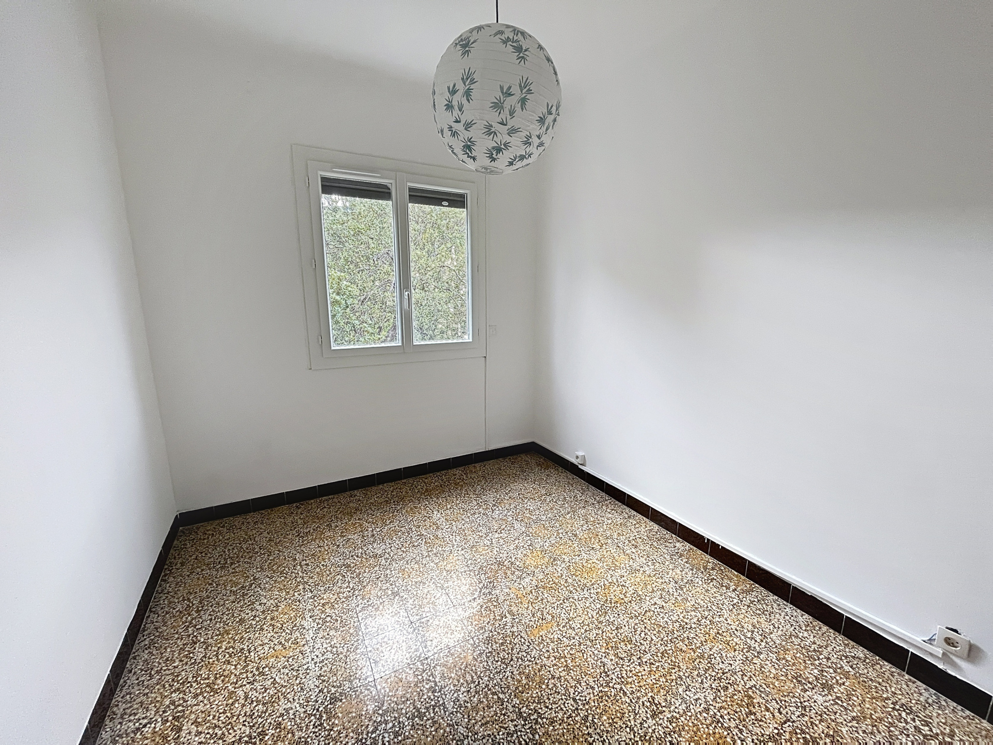 À VENDRE   F3 de 66 m2 avec cave et parking