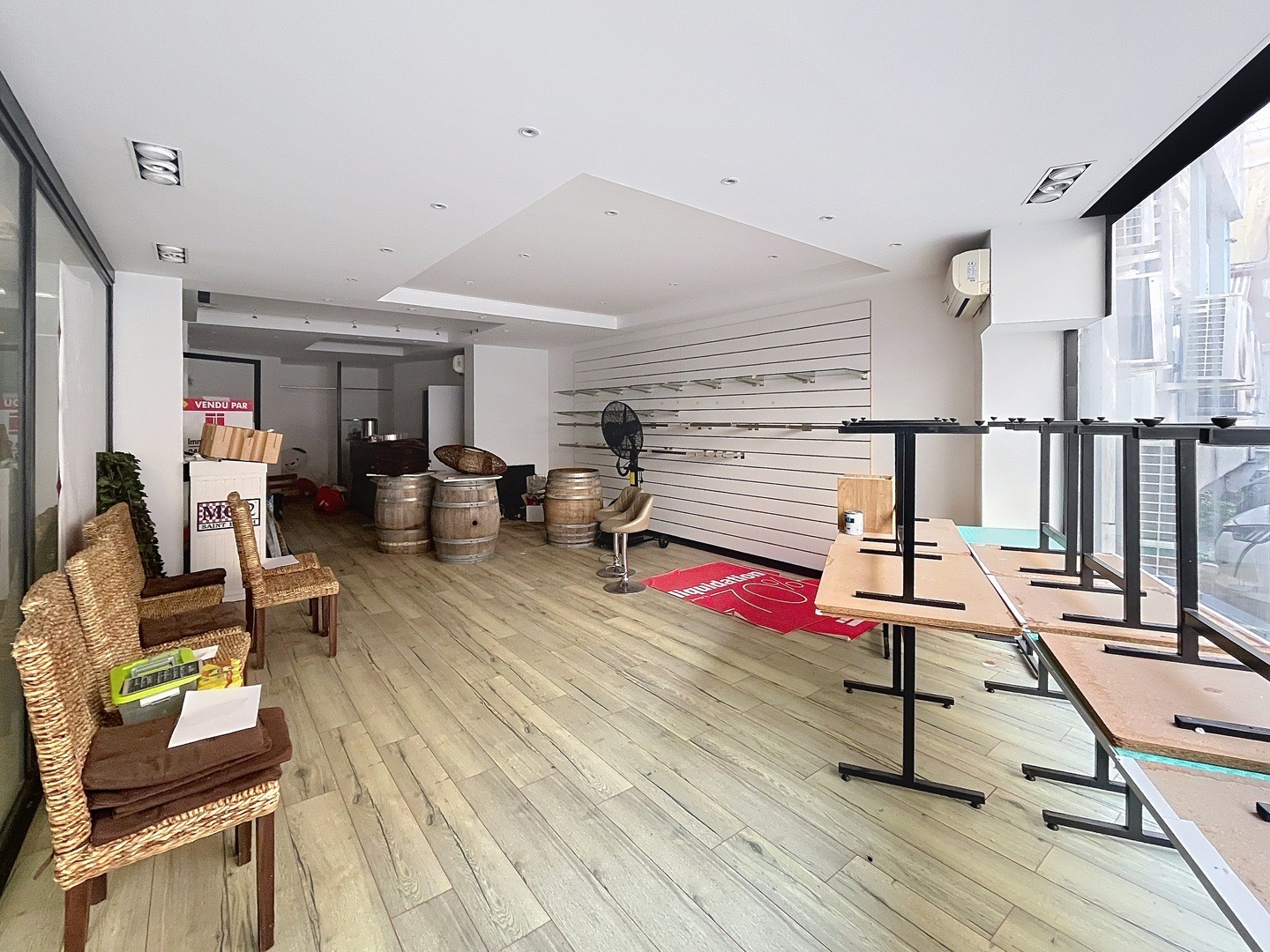 BASTIA CENTRE VILLE - MURS COMMERCIAUX DE 104M2 - local vide de toute occupation