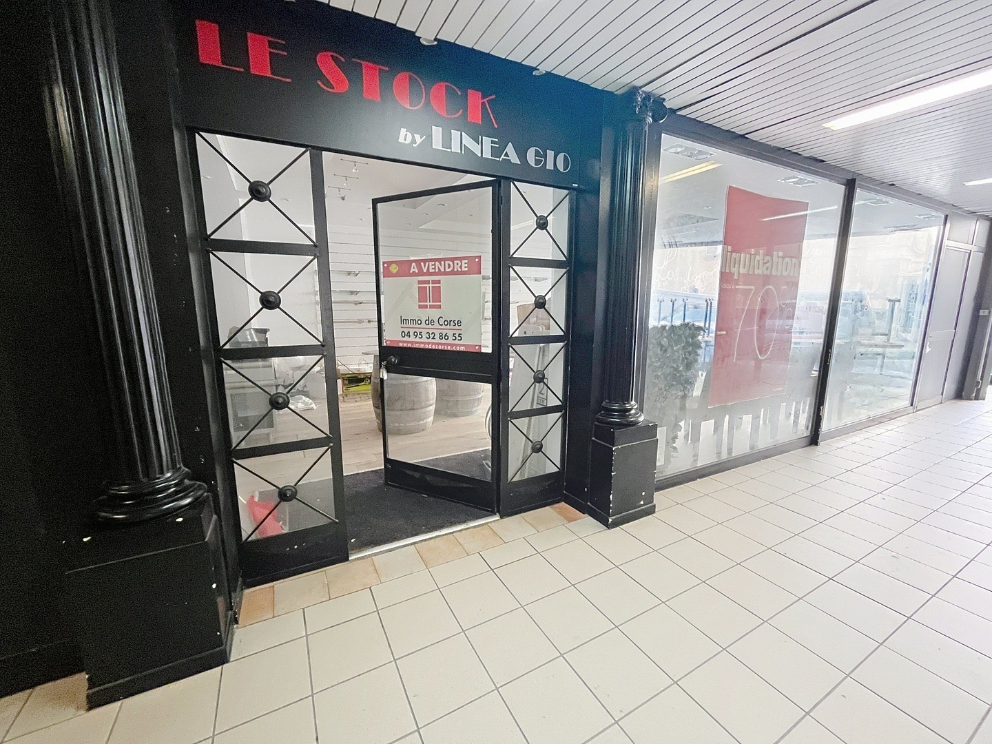 BASTIA CENTRE VILLE - MURS COMMERCIAUX DE 104M2 - local vide de toute occupation
