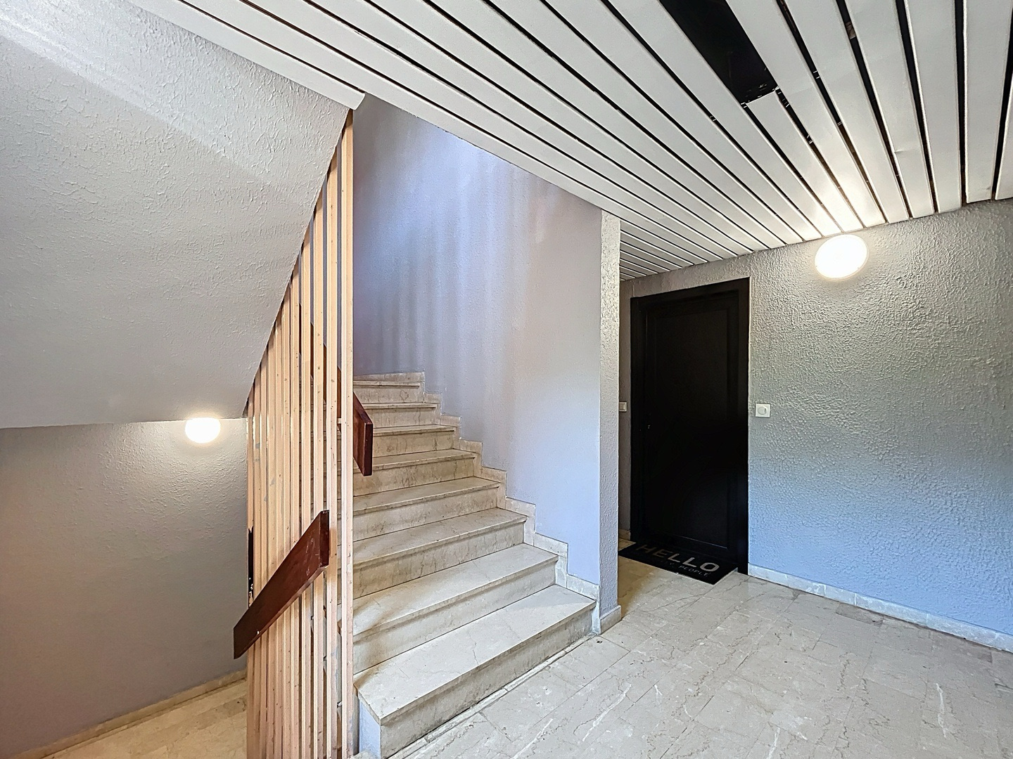 À Vendre : Studio Meublé 23,95 m2 à Bastia   Rue Falconaja - parking privé