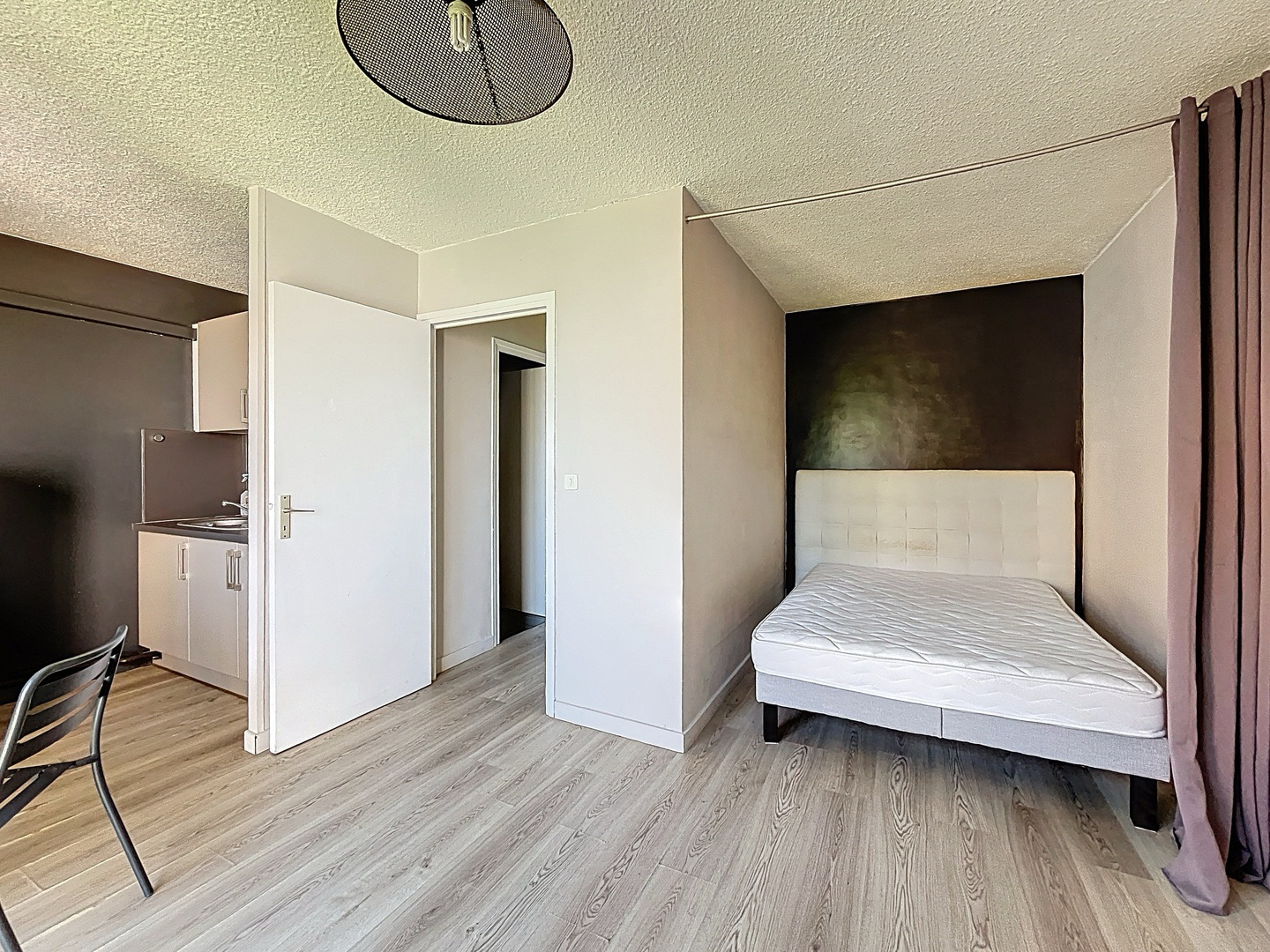 À Vendre : Studio Meublé 23,95 m2 à Bastia   Rue Falconaja - parking privé