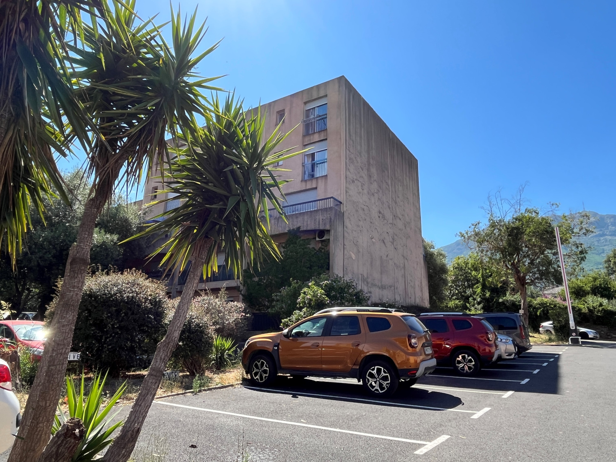 À Vendre : Studio Meublé 23,95 m2 à Bastia   Rue Falconaja - parking privé