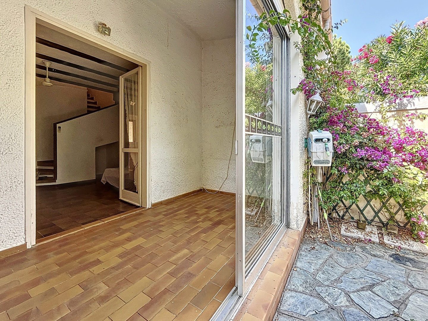 À vendre   Appartement F2 avec jardin, résidence Les Sables de Biguglia à Borgo, en bord de mer