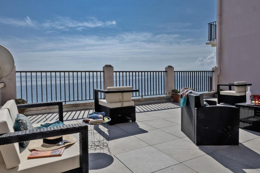 À VENDRE   Appartement F4, 89m2 avec terrasse de 100m2 et vue mer, Erbalunga village