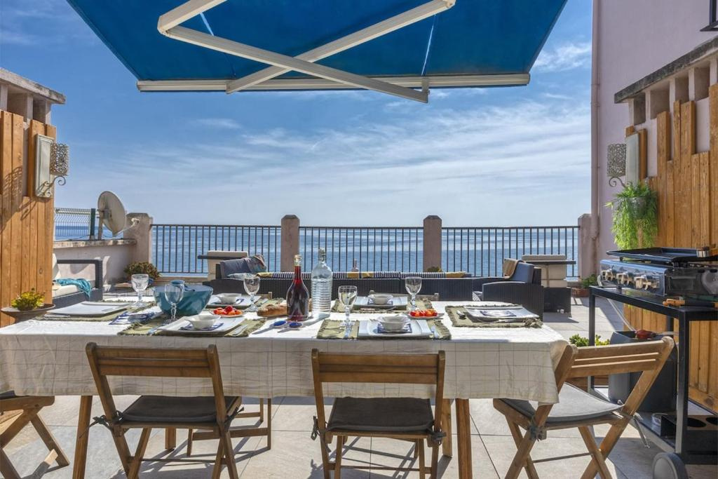 À VENDRE   Appartement F4, 89m2 avec terrasse de 100m2 et vue mer, Erbalunga village