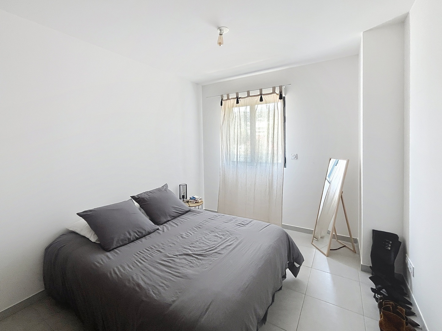 À VENDRE   F2 de 48 m2 au cœur de Borgo   Terrasse et Parking