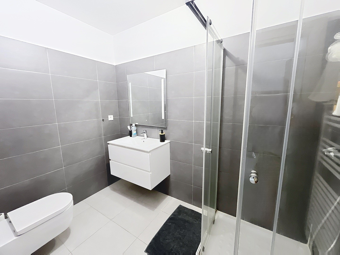 À VENDRE   F2 de 48 m2 au cœur de Borgo   Terrasse et Parking