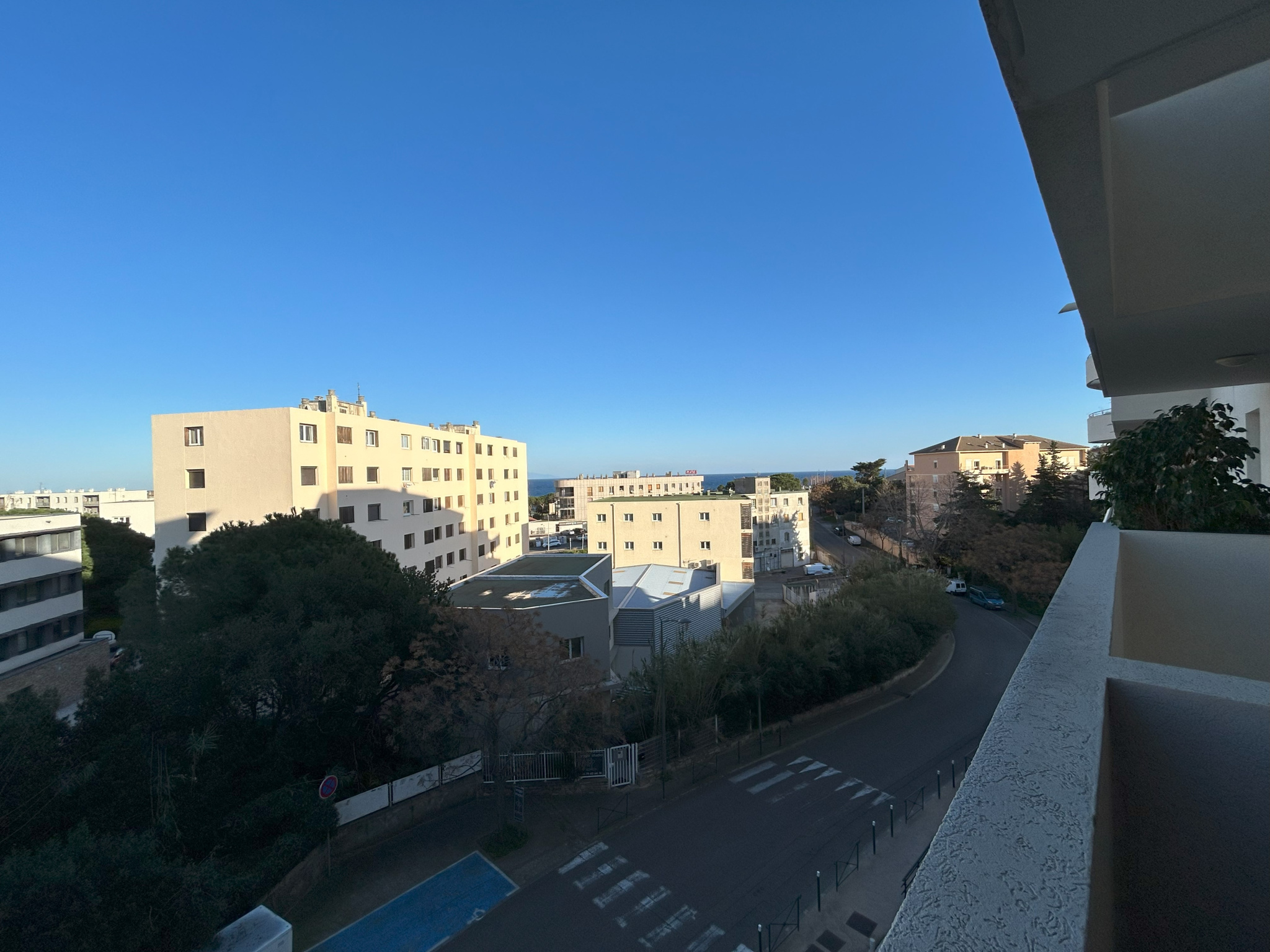 À vendre   Appartement F2 avec terrasse et stationnement en sous-sol   Bastia Centre culturel Alb'Oru