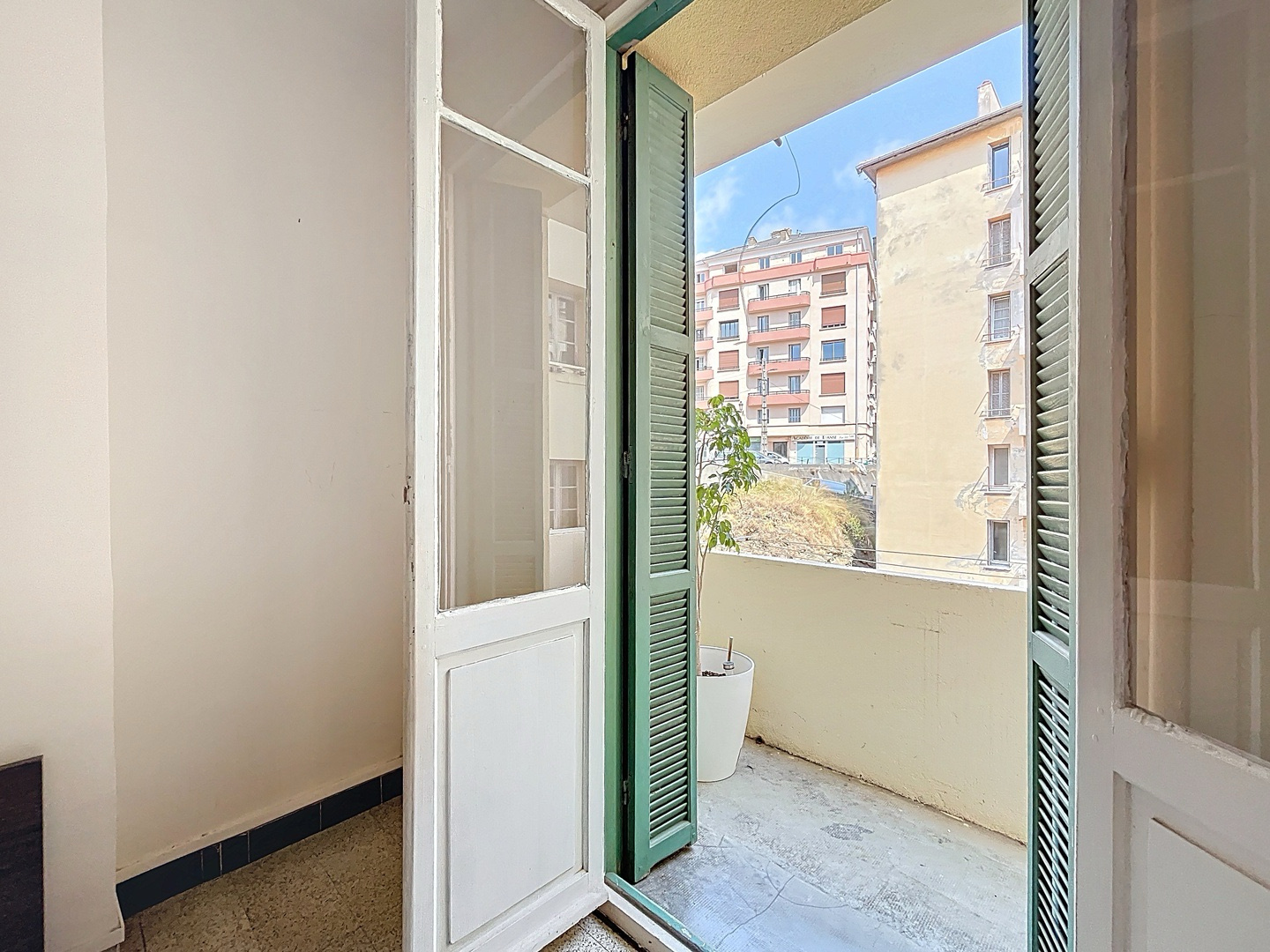 À VENDRE   F2 de 58,38 m2 au cœur de Bastia   Charme et emplacement idéal