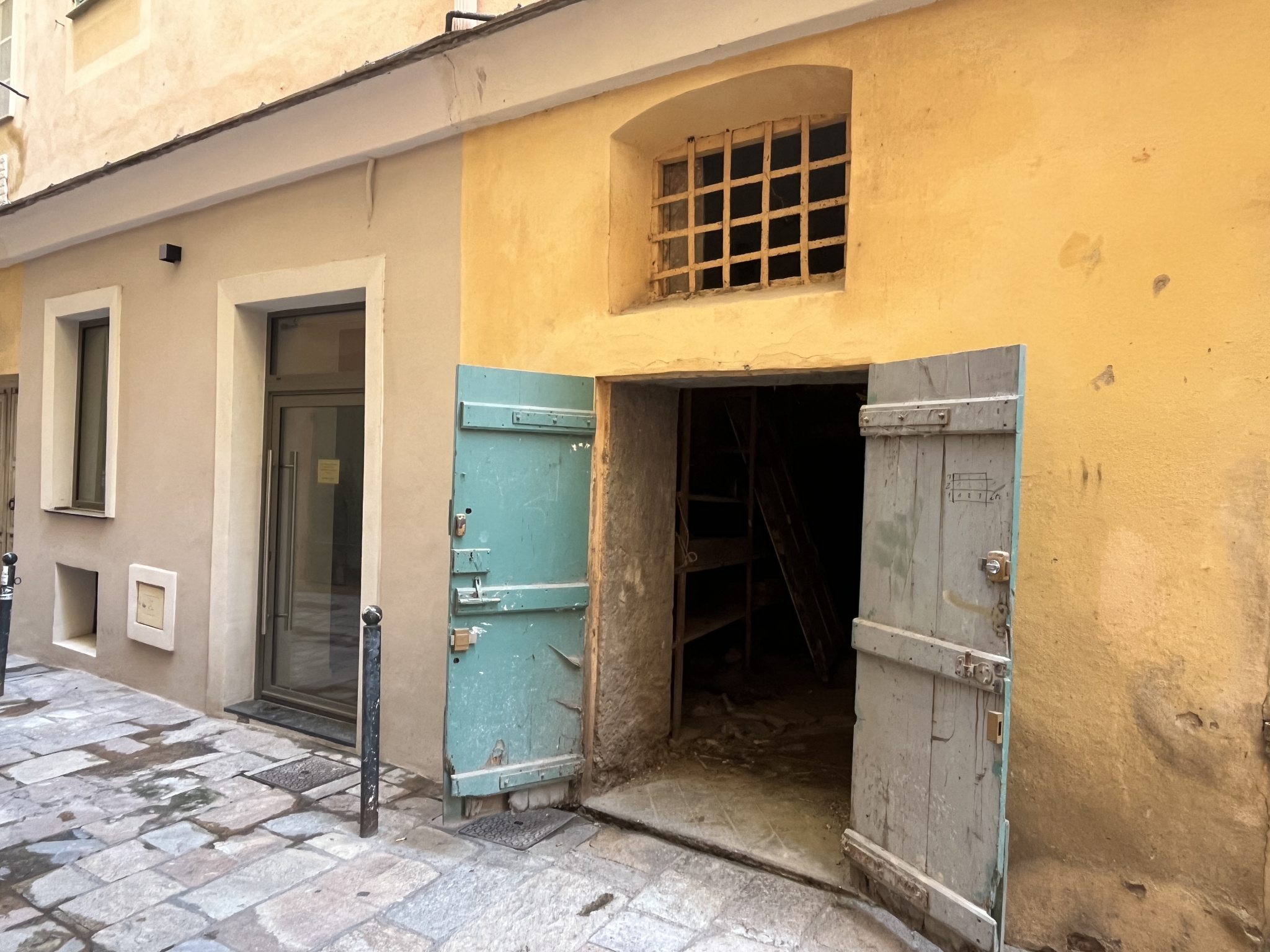 BASTIA - CENTRE VILLE - RUE CARBUCCIA