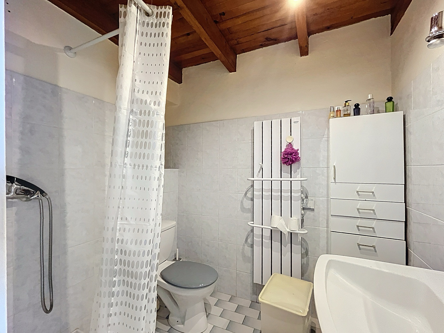 À VENDRE   Charmante Maison de Village avec Vue Mer