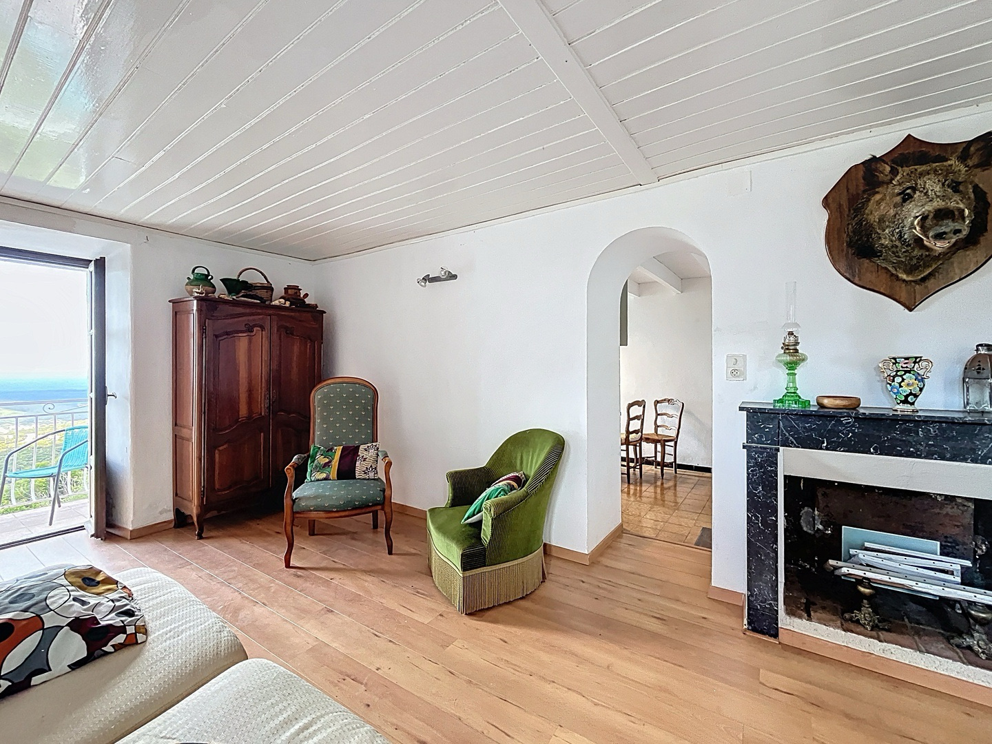 À VENDRE   Charmante Maison de Village avec Vue Mer