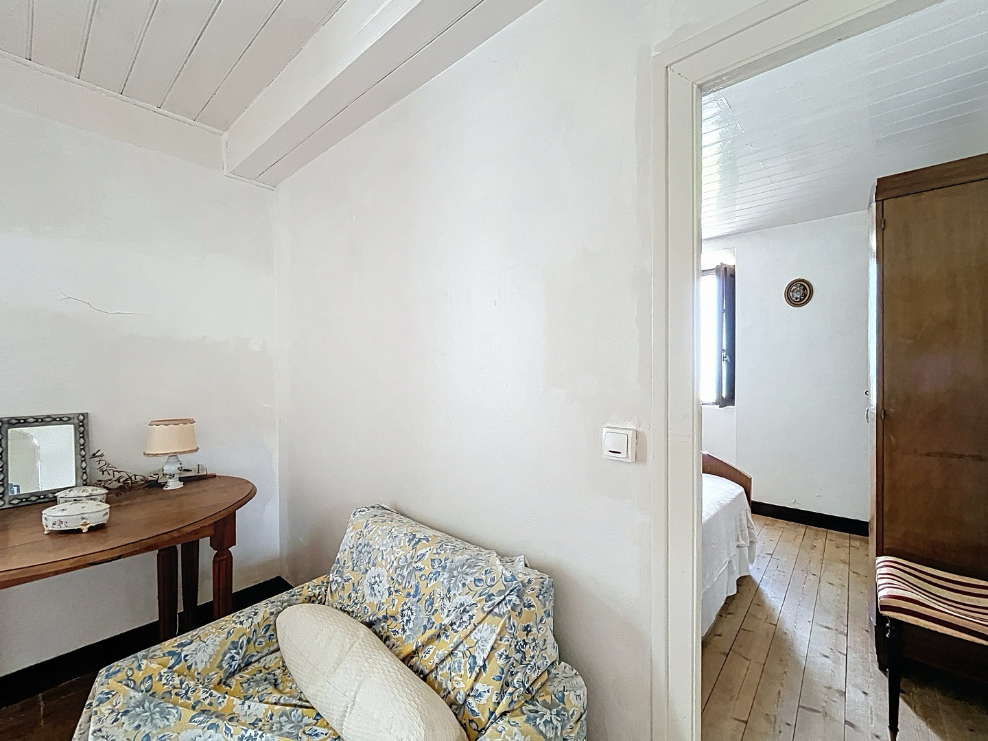 À VENDRE   Charmante Maison de Village avec Vue Mer