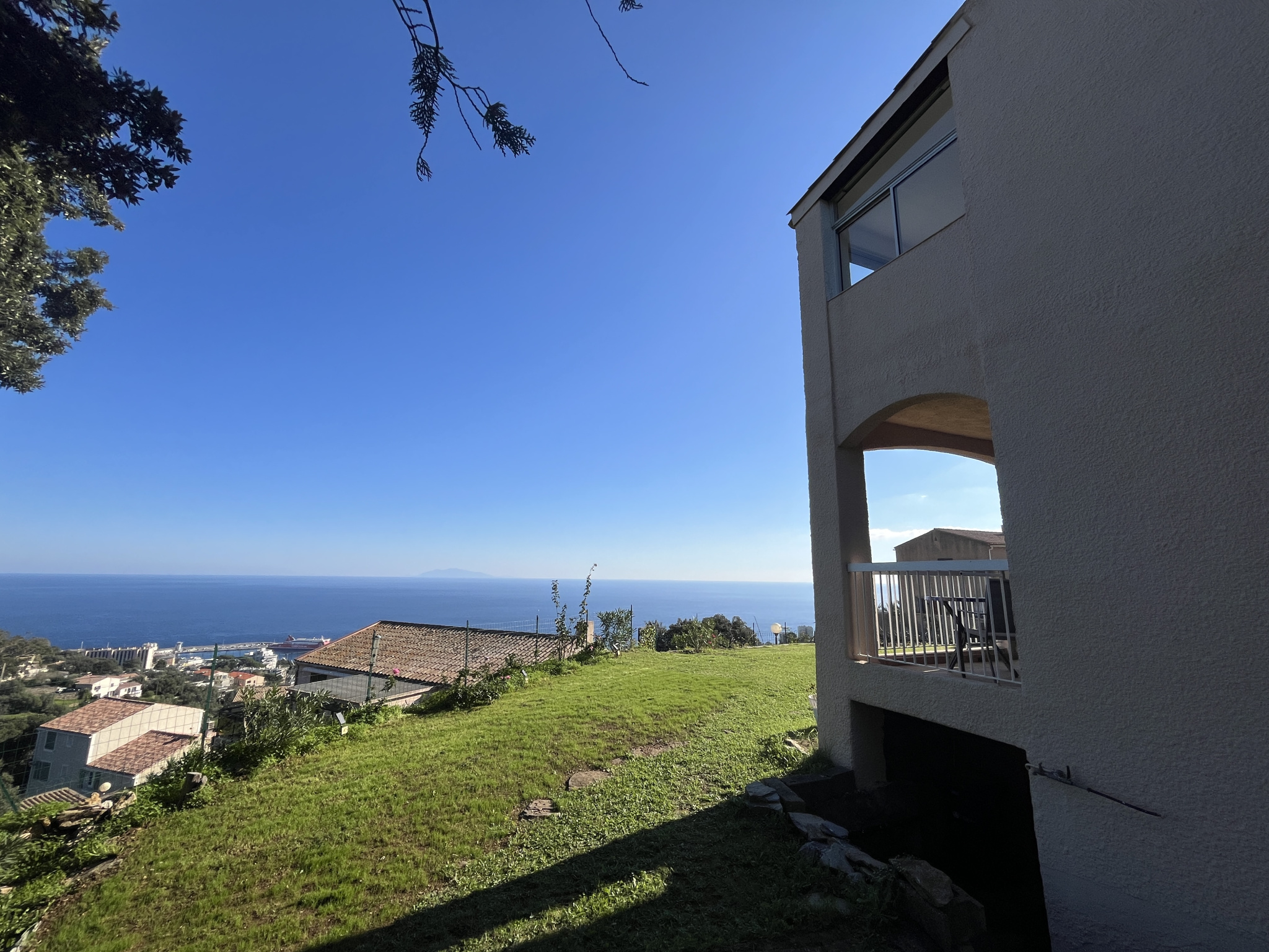 VILLA DE 200M2 SUR LES HAUTEURS DE BASTIA