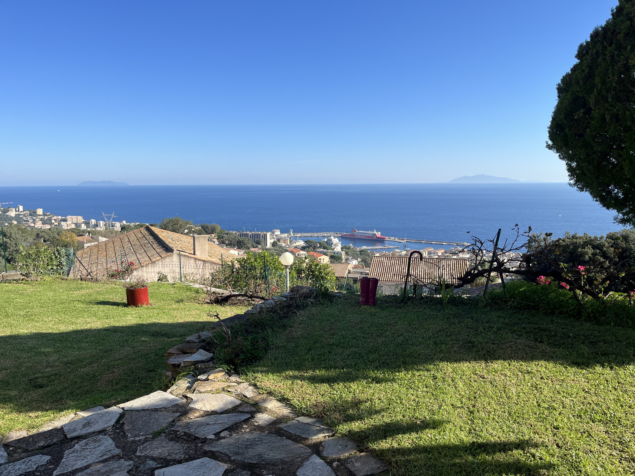 VILLA DE 200M2 SUR LES HAUTEURS DE BASTIA