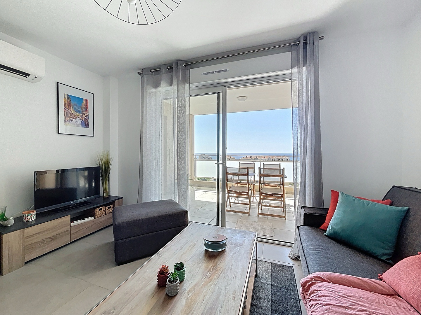 À vendre   Appartement F2 récent avec terrasse vue mer au Macchione, Bastia