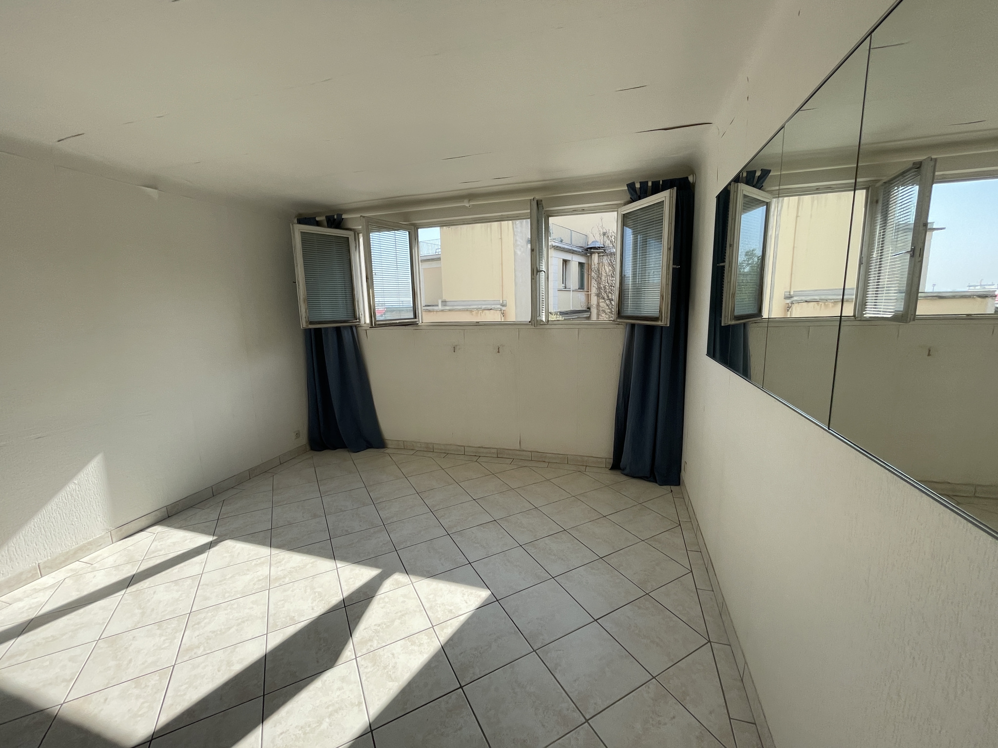 BASTIA TOGA - GRAND STUDIO DE 46m2