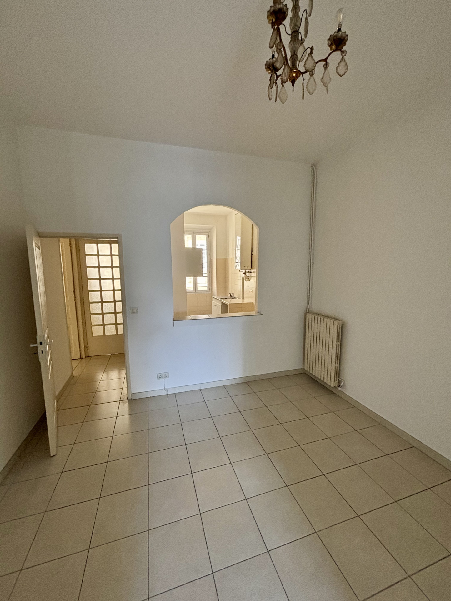 Cours Napoléon, proche place Abbatucci et Lycée Laetitia   Vaste appartement 3/4 pièces avec vue mer