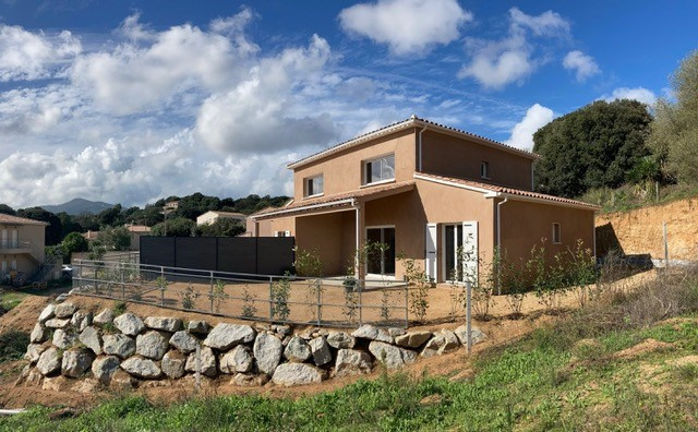 AJACCIO - MAISON MITOYENNE DE 96 m2 - MEZZAVIA
