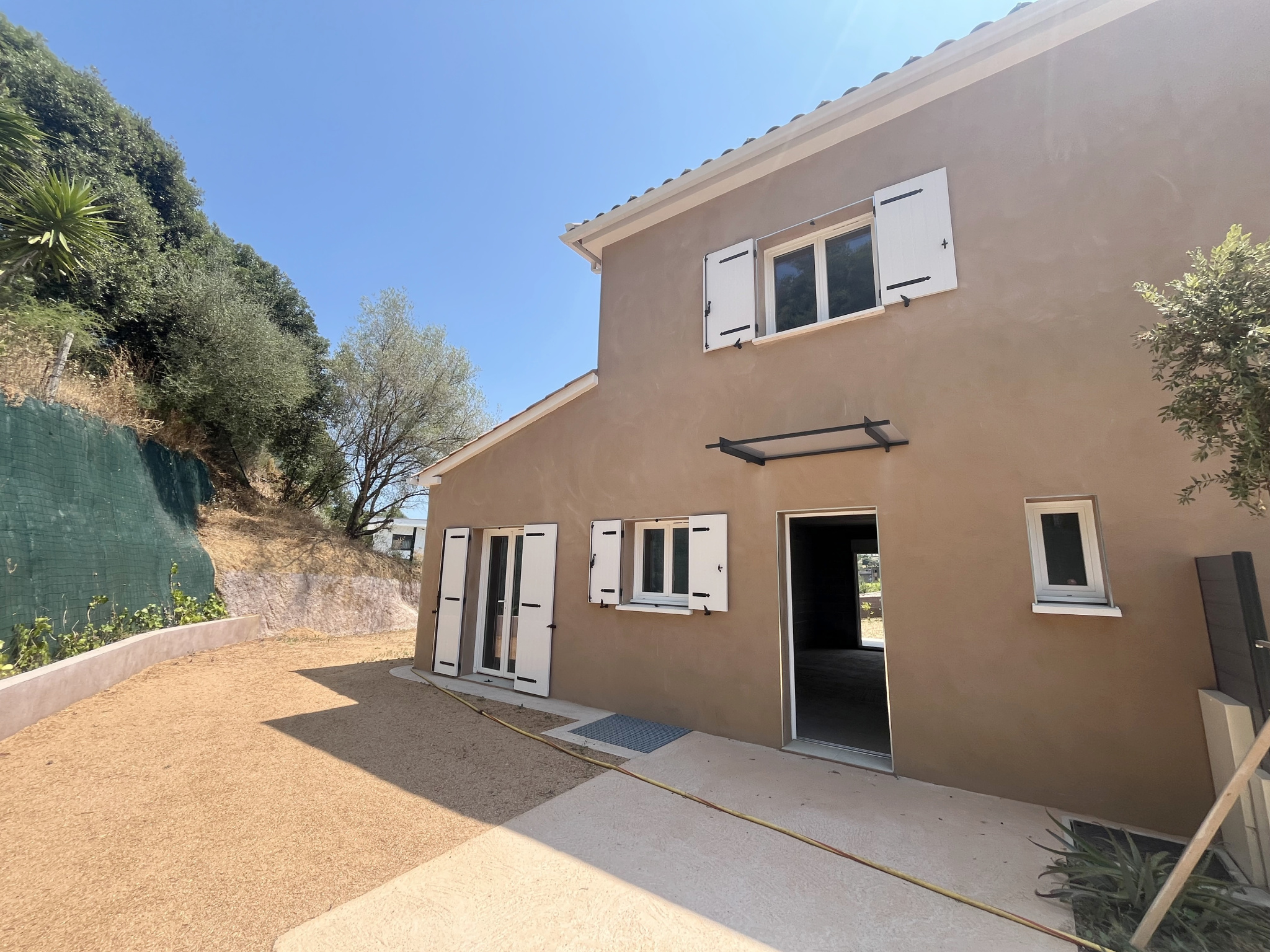 AJACCIO - MAISON MITOYENNE DE 96 m2 - MEZZAVIA