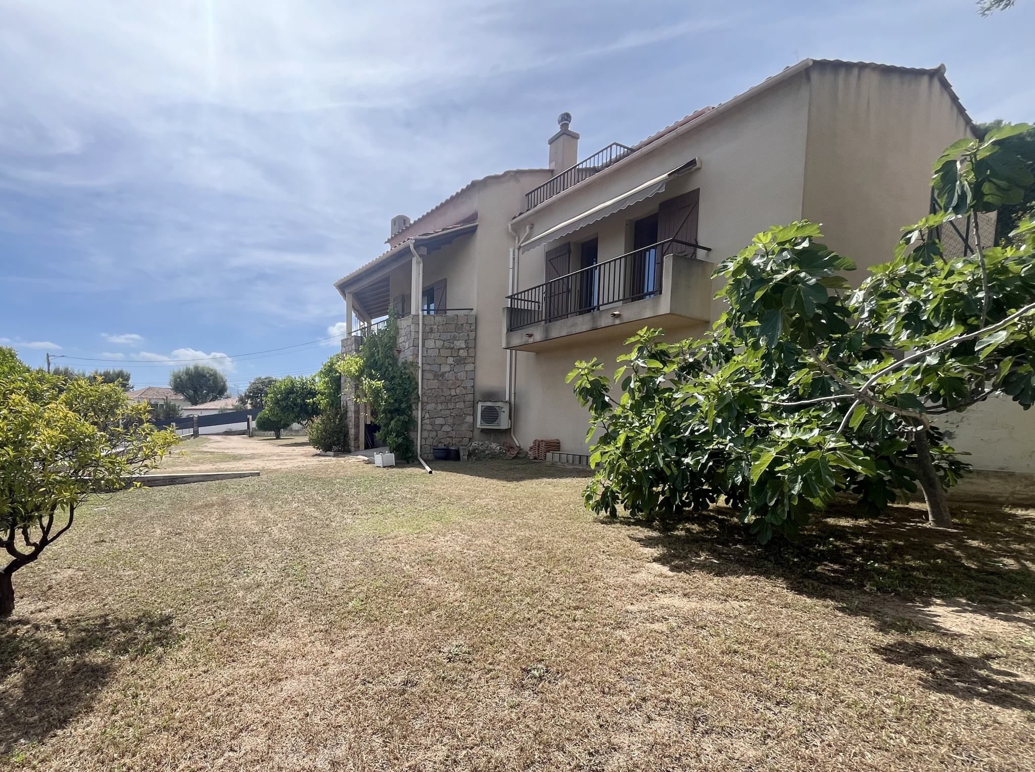 AFA -  VILLA DE CHARME INDIVIDUELLE AVEC UN TERRAIN DE 1500 M2