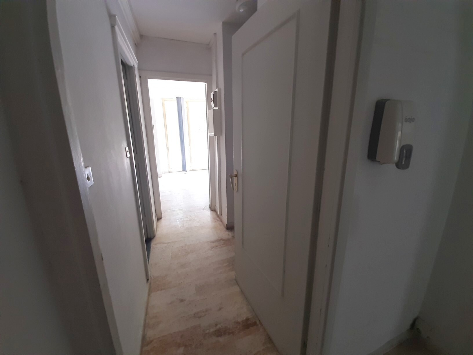 AJACCIO - RARE GRAND T3/4 AU COURS DE LA VILLE DANS UNE RESIDENCE PRISÉE