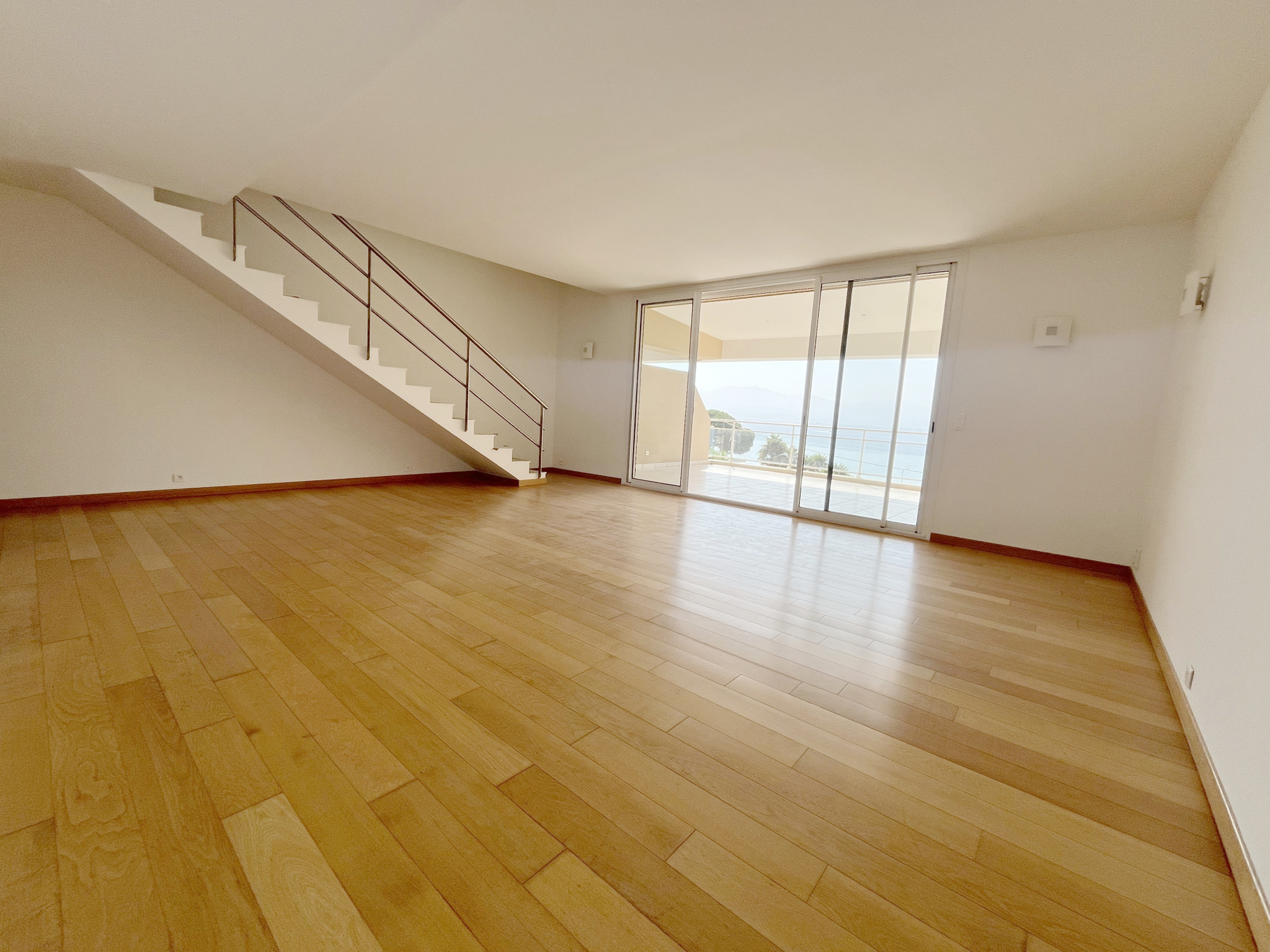 AJACCIO - SUPERBE DUPLEX DE 160 m2 -  ROUTE DES SANGUINAIRES BARBICAJA
